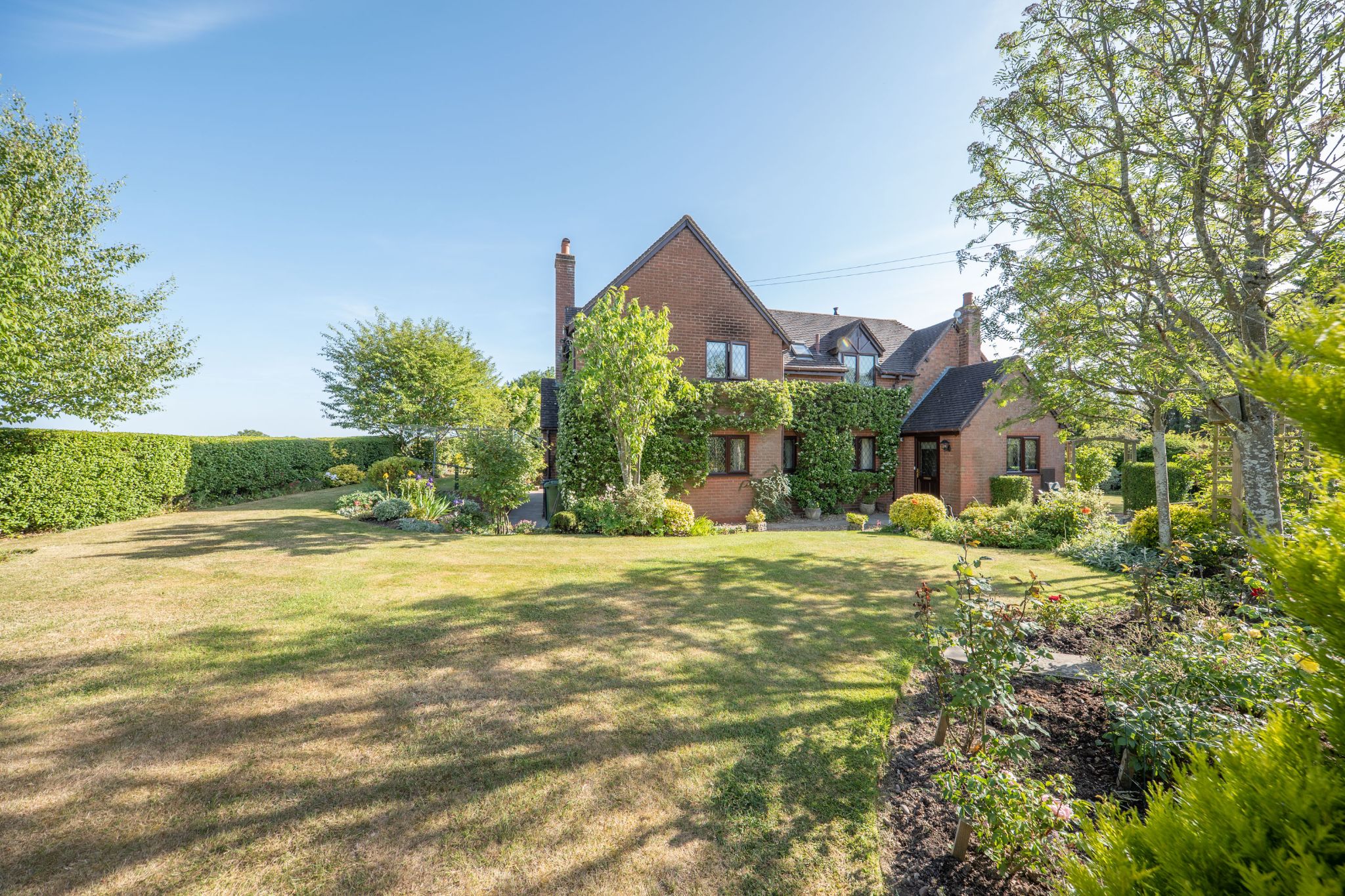 4 bedroom detached house For Sale in Cookhill, Alcester - Photograph 25