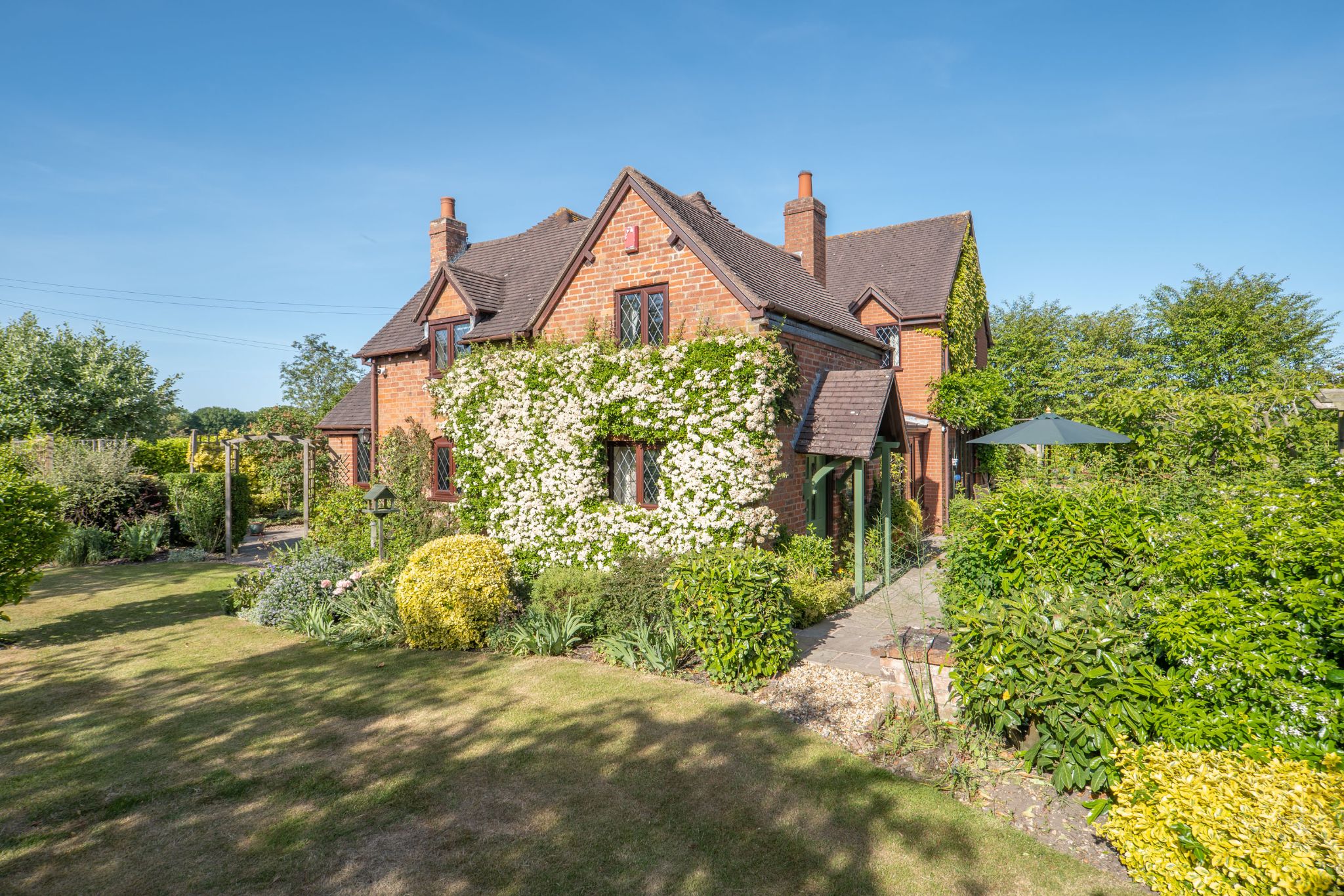 4 bedroom detached house For Sale in Cookhill, Alcester - Photograph 21