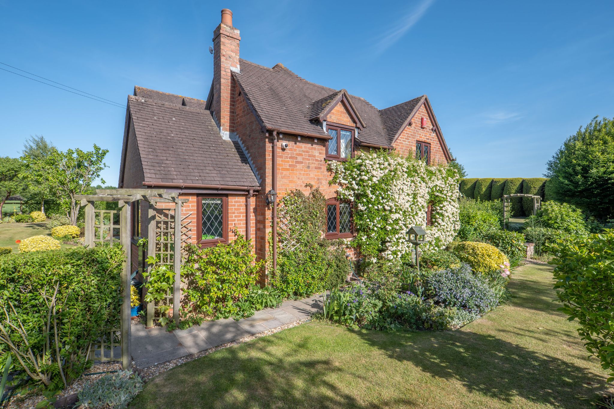 4 bedroom detached house For Sale in Cookhill, Alcester - Photograph 26
