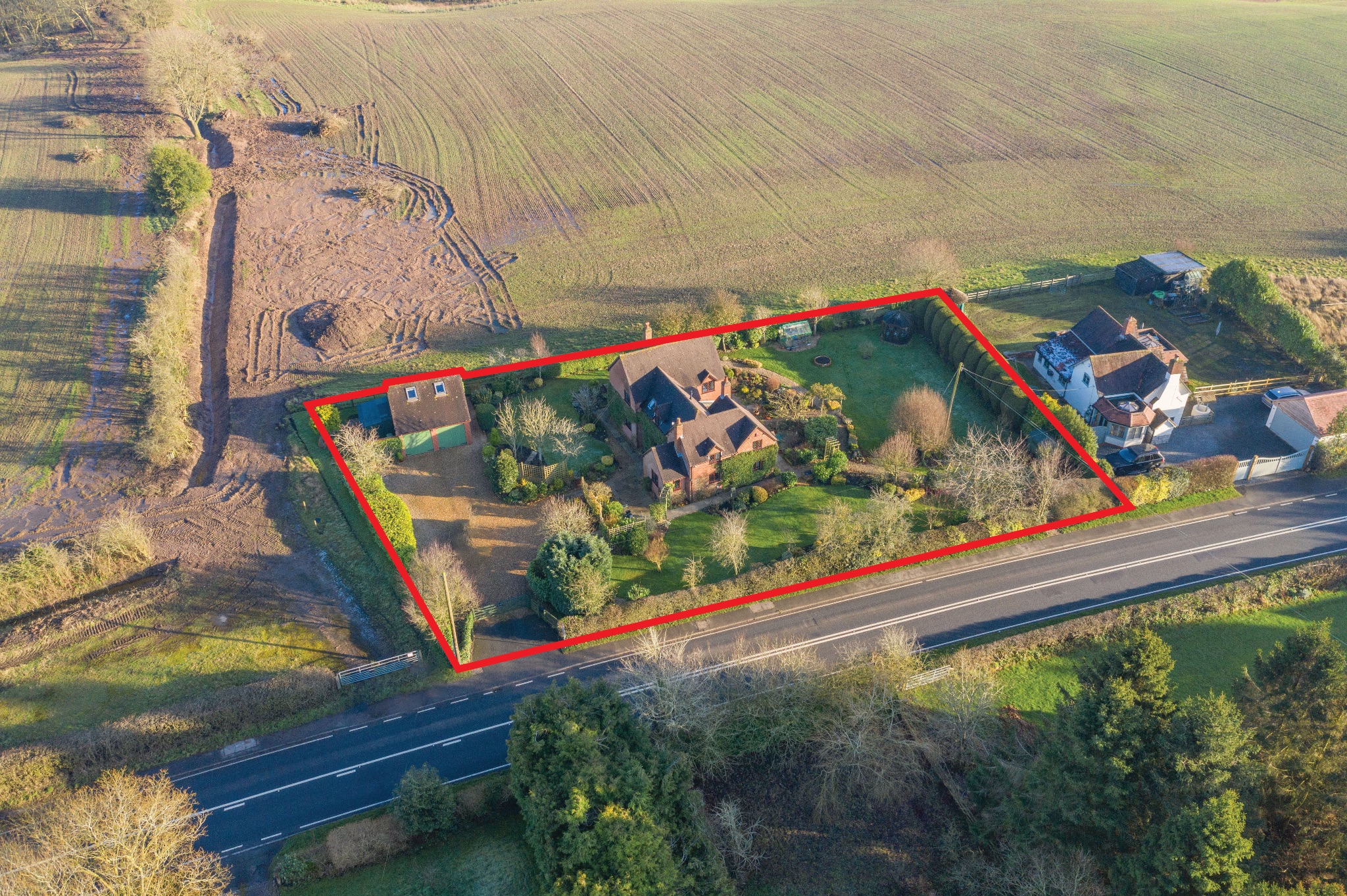 4 bedroom detached house Under Offer in Cookhill, Alcester - Photograph 2
