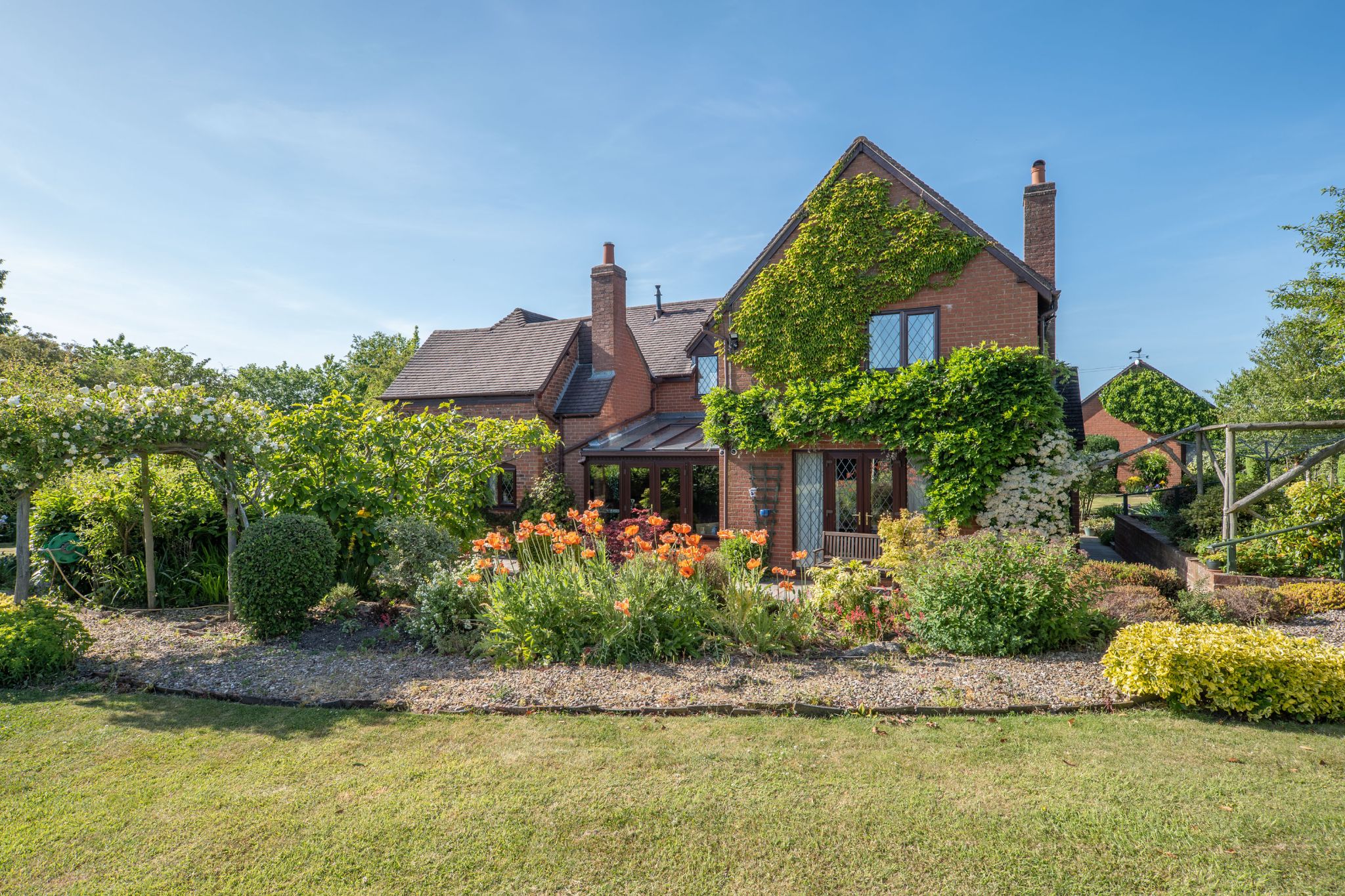 4 bedroom detached house For Sale in Cookhill, Alcester - Photograph 22