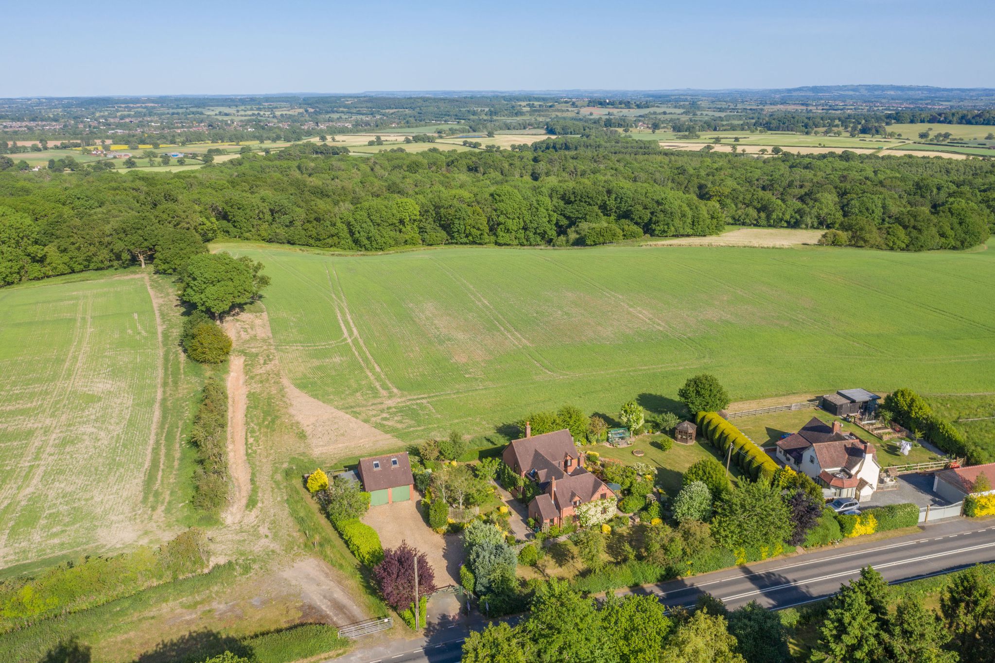 4 bedroom detached house For Sale in Cookhill, Alcester - Photograph 20