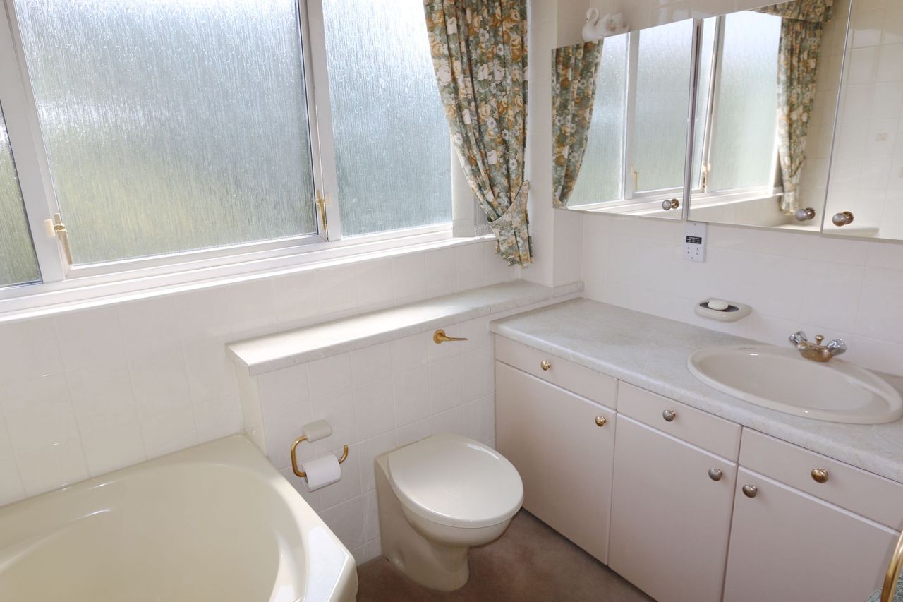 3 bedroom detached house SSTC Alcester - Photograph 15