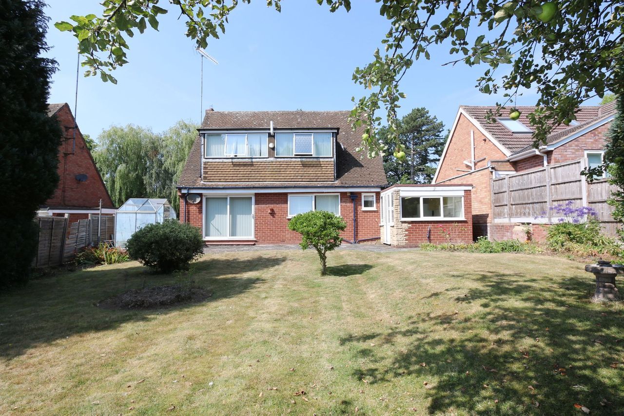 3 bedroom detached house SSTC Alcester - Photograph 3