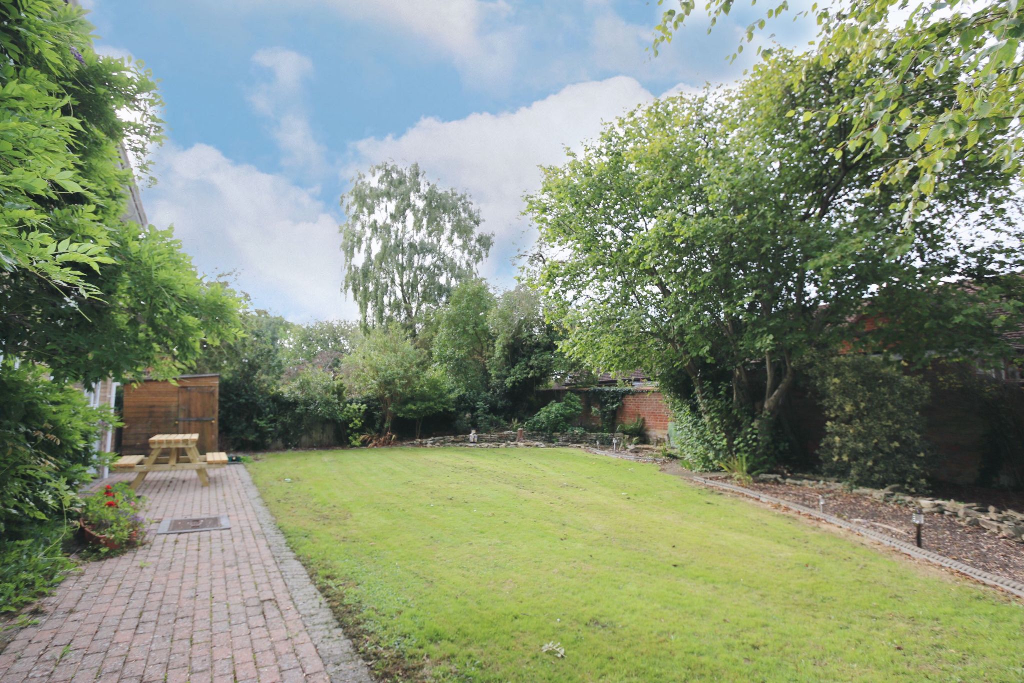 4 bedroom detached house SSTC Alcester - Photograph 3