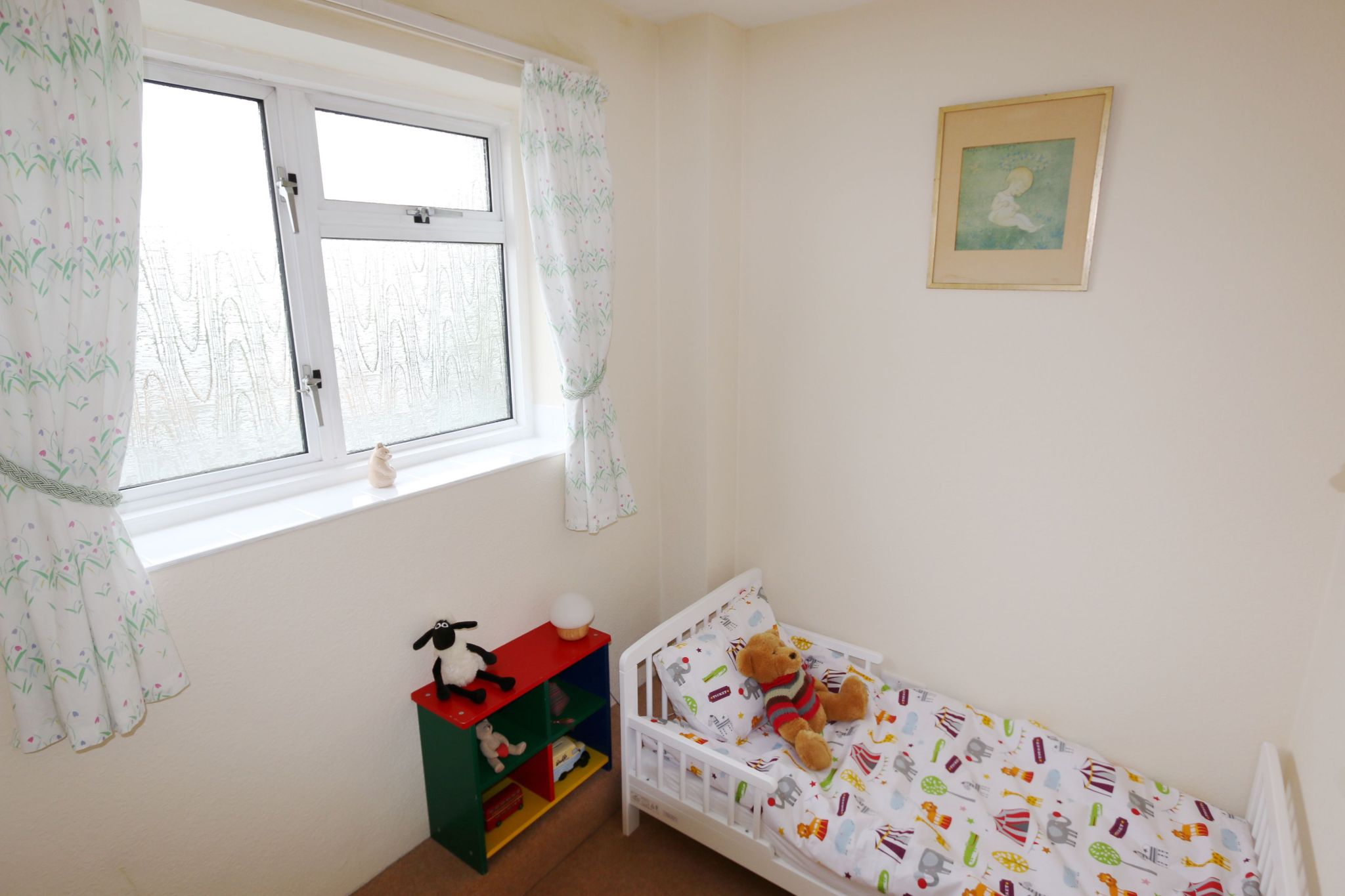 4 bedroom detached house For Sale Alcester - Photograph 15