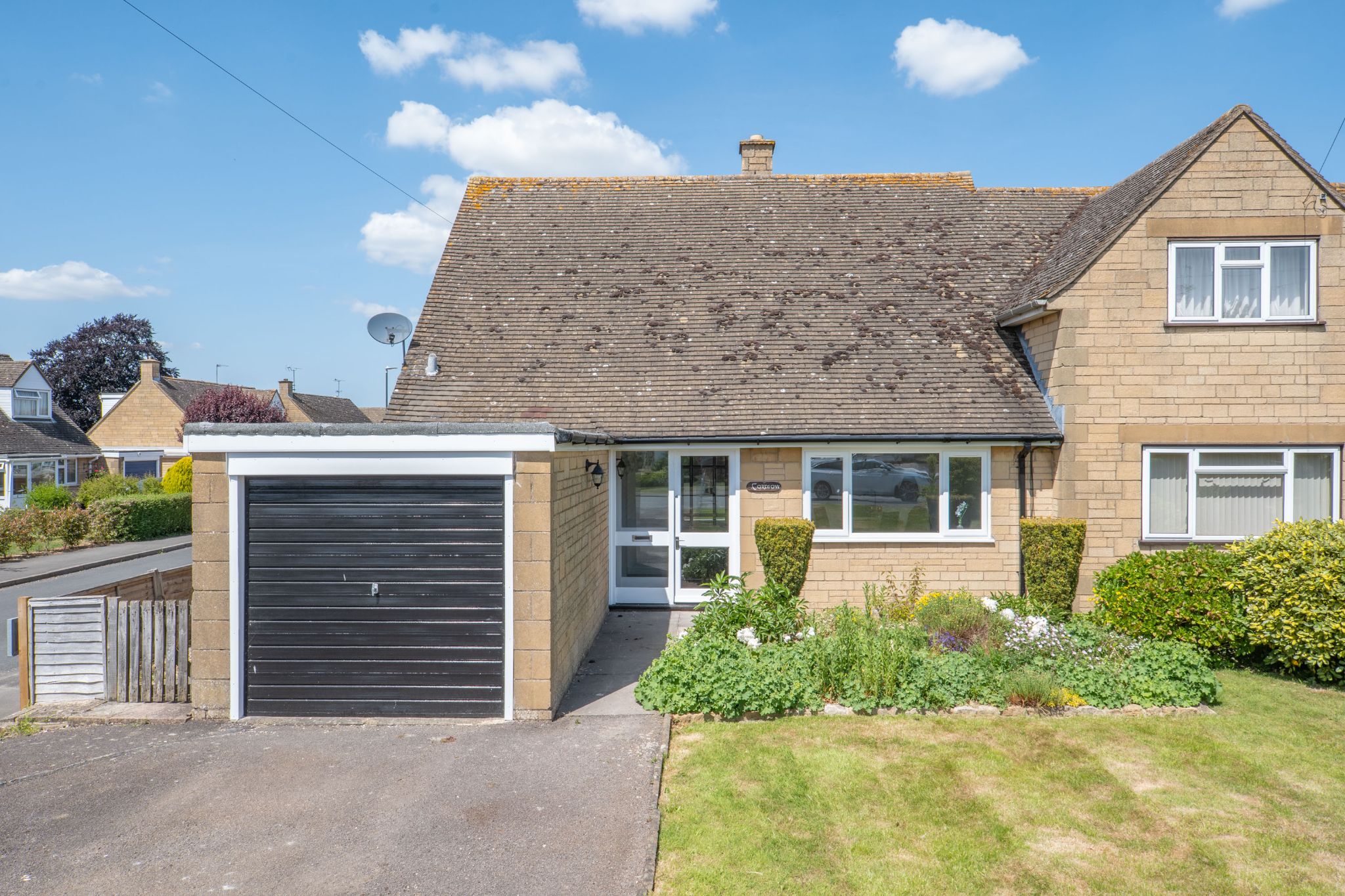 2 bedroom semi-detached bungalow For Sale in Mickleton, Chipping Campden - Photograph 18