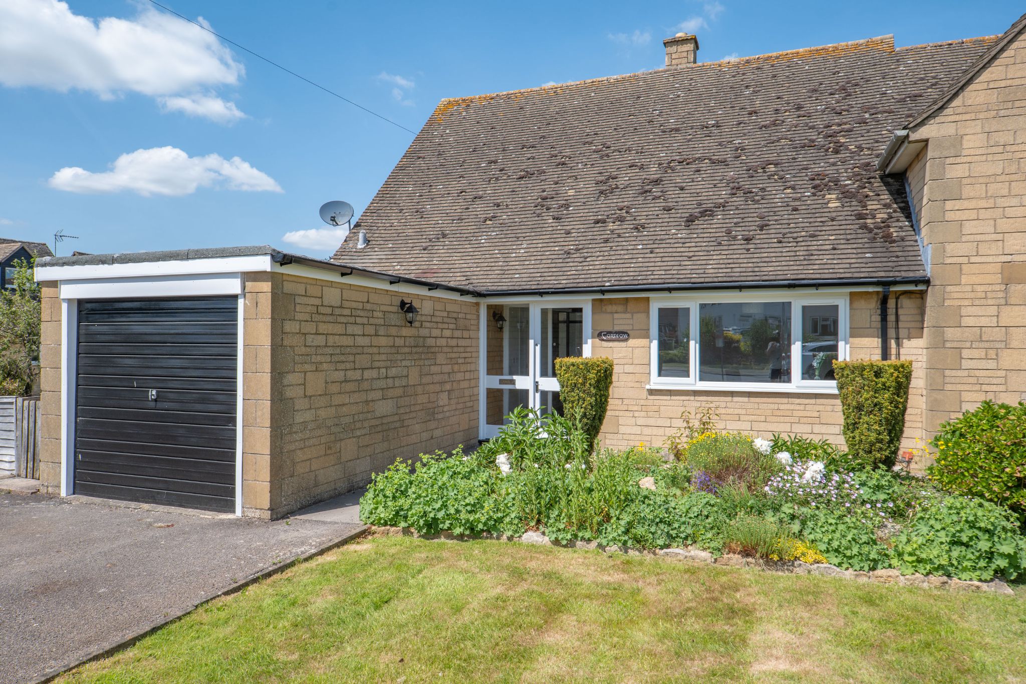 2 bedroom semi-detached bungalow For Sale in Mickleton, Chipping Campden - Photograph 19