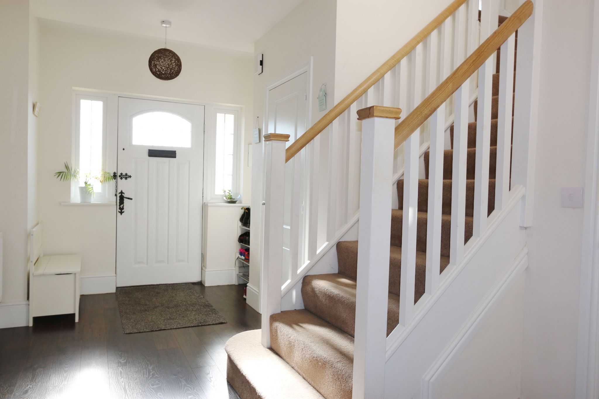 4 bedroom detached house For Sale Alcester - Photograph 10