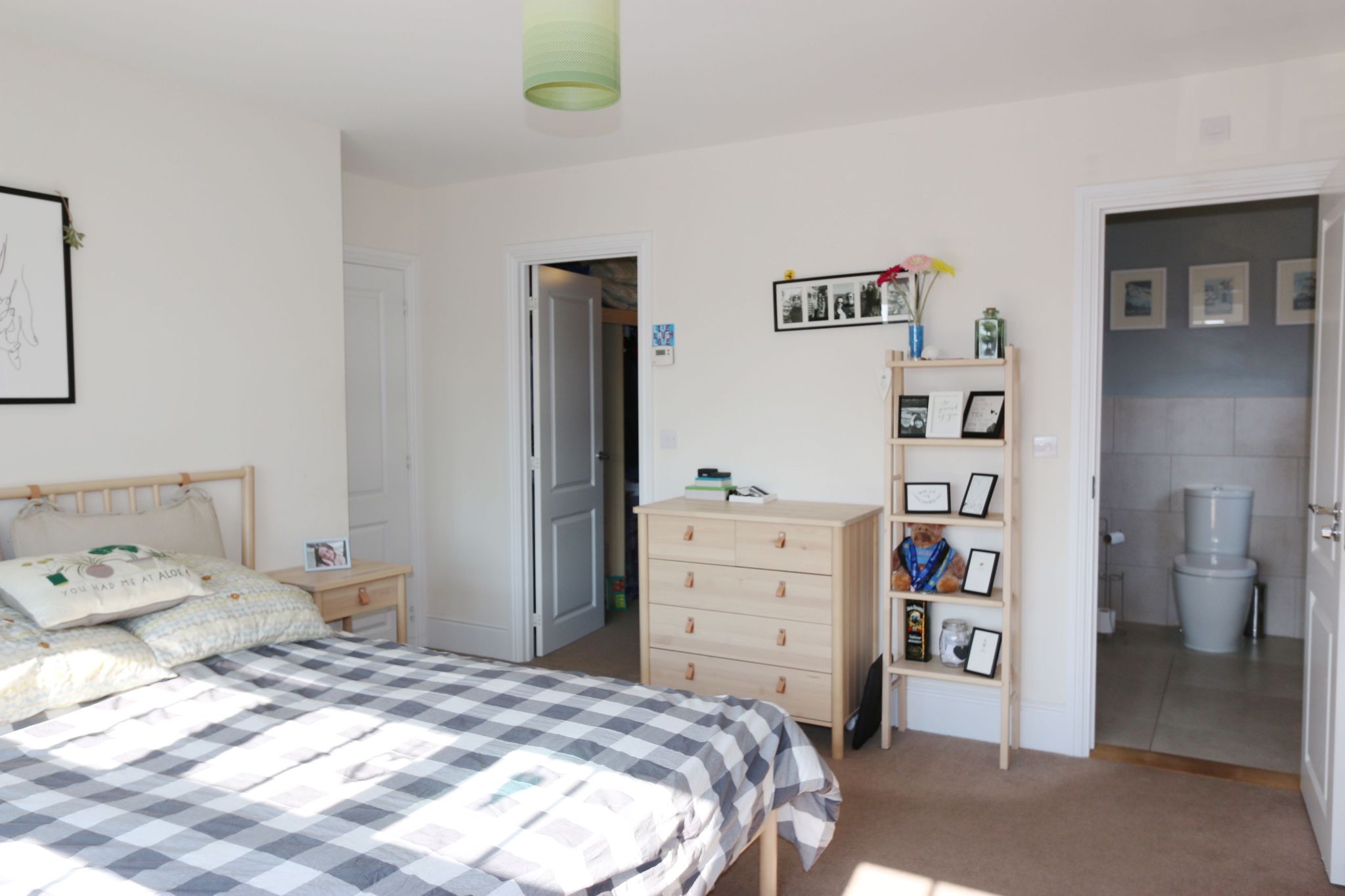 4 bedroom detached house For Sale Alcester - Photograph 14