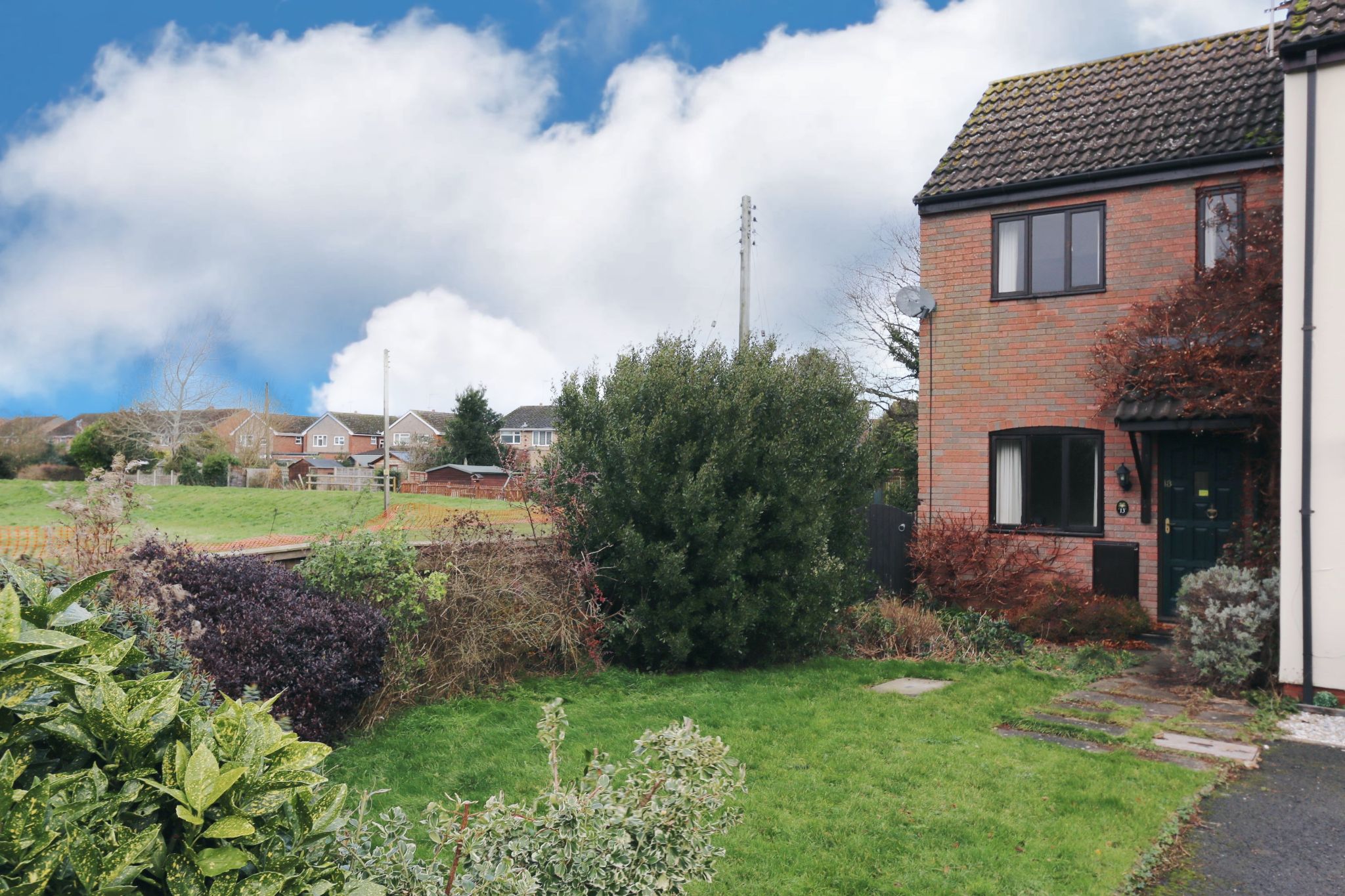 1 bedroom end terraced house SSTC Alcester - Photograph 1