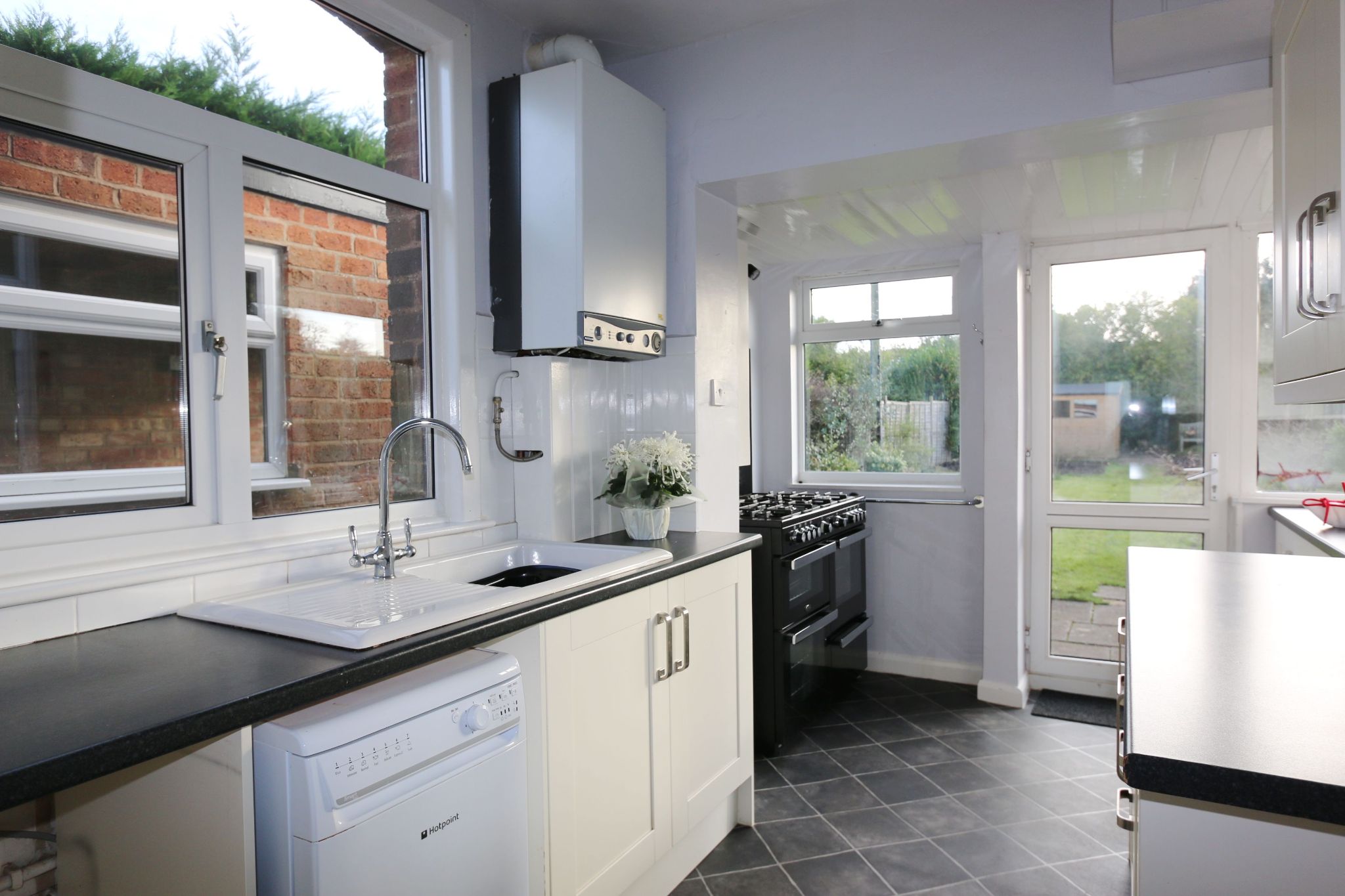 3 bedroom semi-detached house SSTC in Oversley Green, Alcester - Photograph 4
