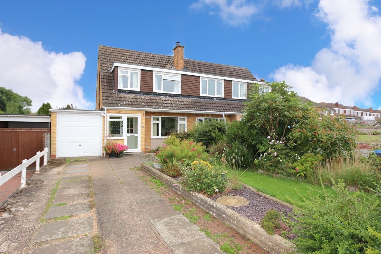 3 bedroom semi-detached house SSTC Alcester - Photograph 1
