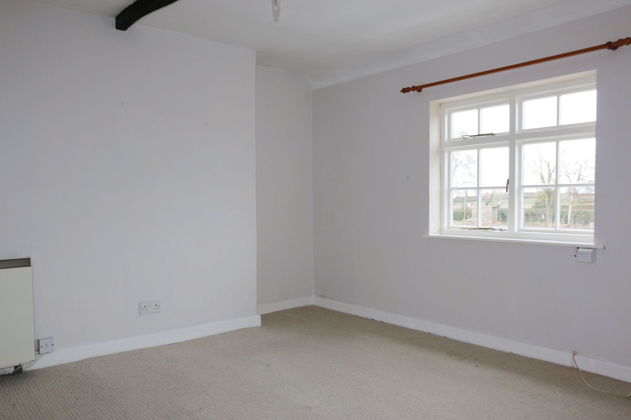2 bedroom end terraced house SSTC in Dunnington, Alcester - Photograph 5