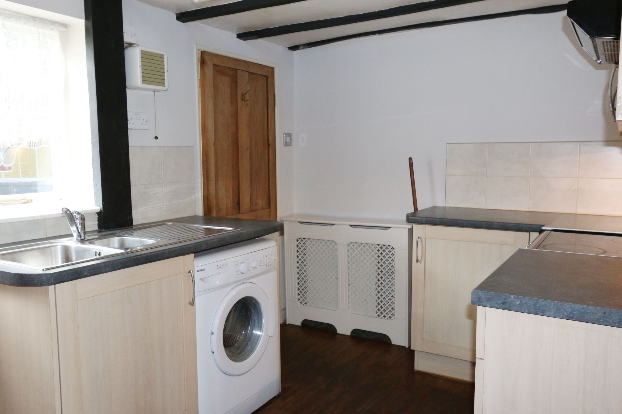 2 bedroom end terraced house SSTC in Dunnington, Alcester - Photograph 3