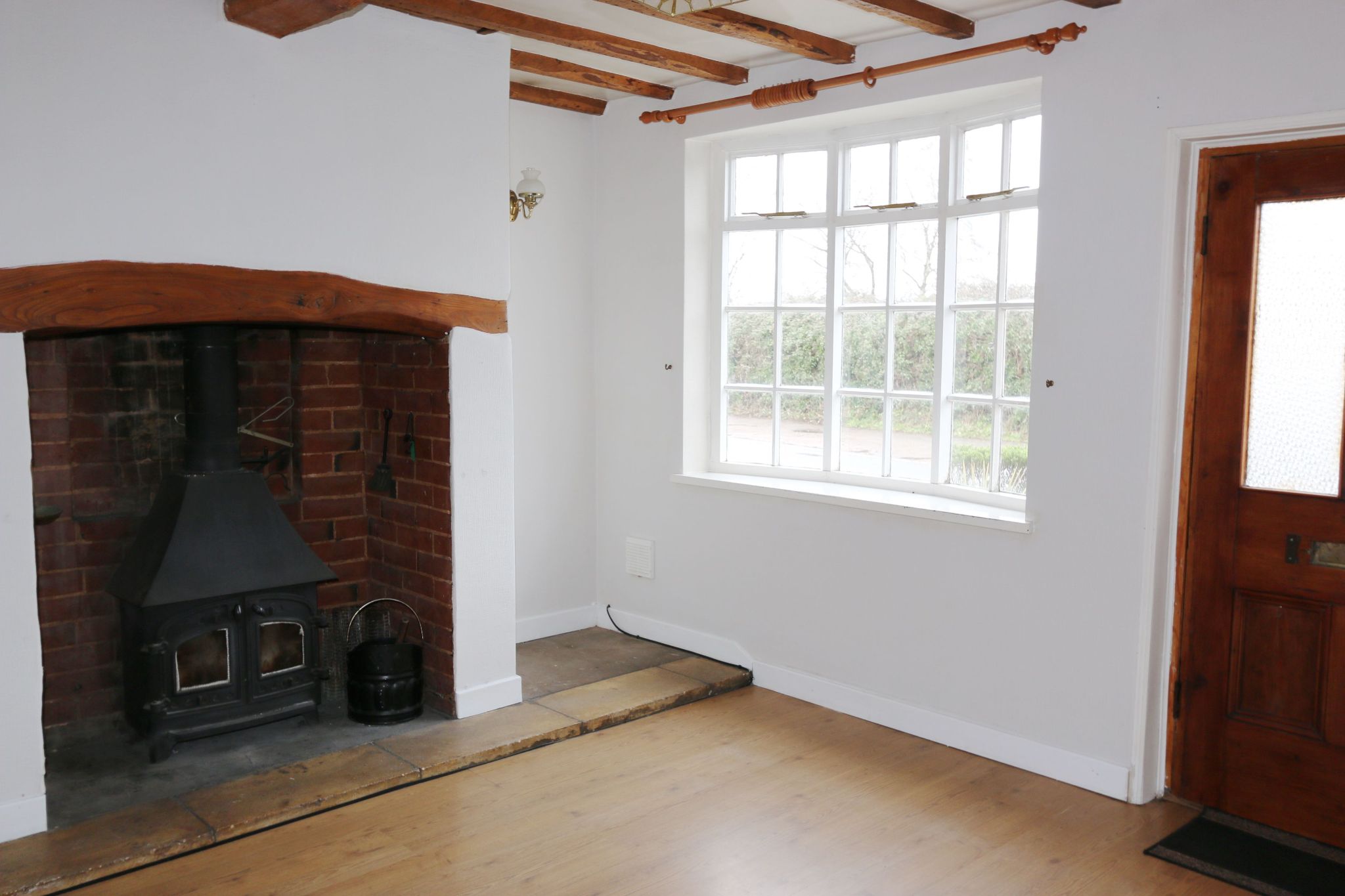 2 bedroom end terraced house SSTC in Dunnington, Alcester - Photograph 2