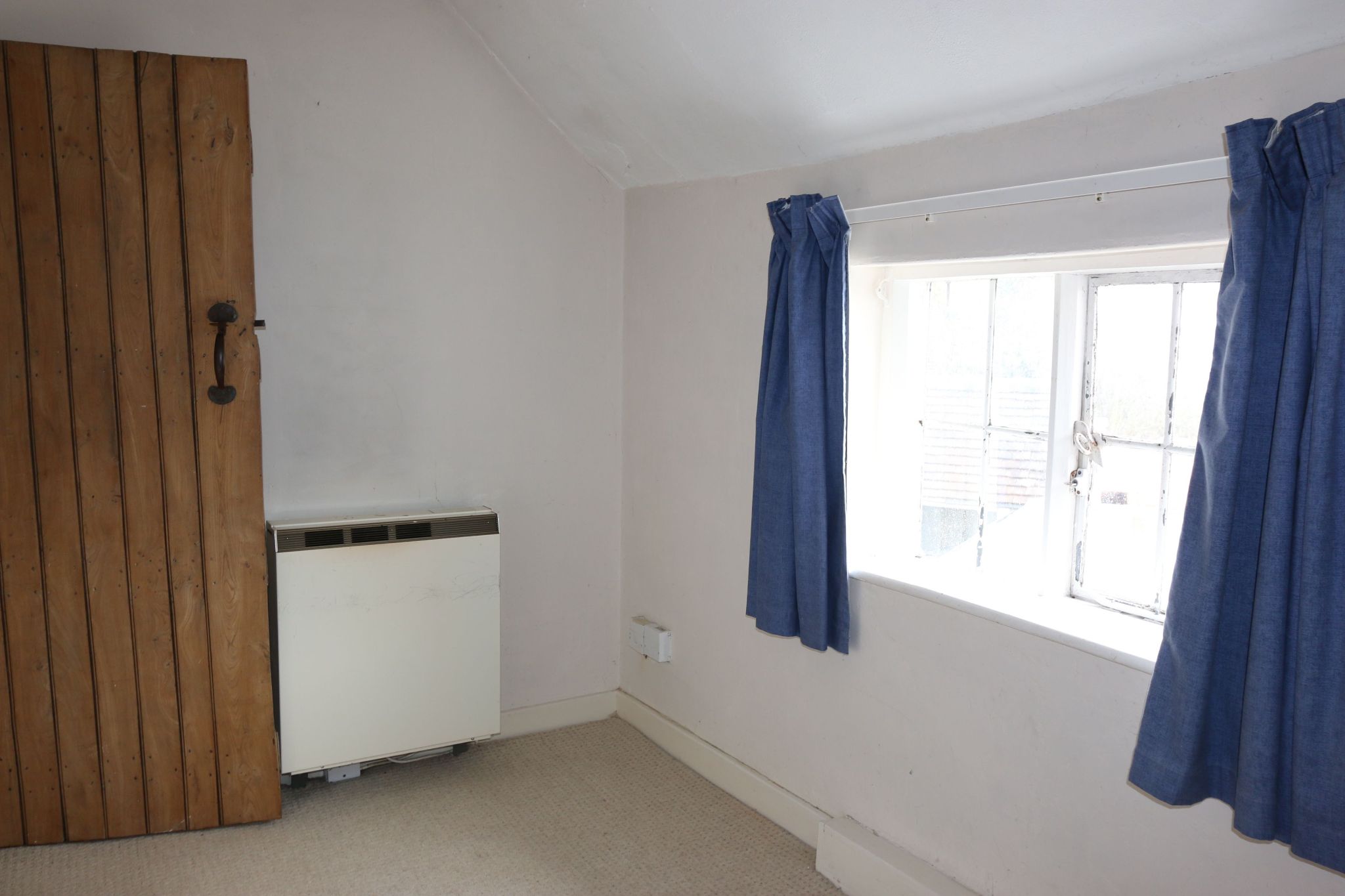 2 bedroom end terraced house SSTC in Dunnington, Alcester - Photograph 6