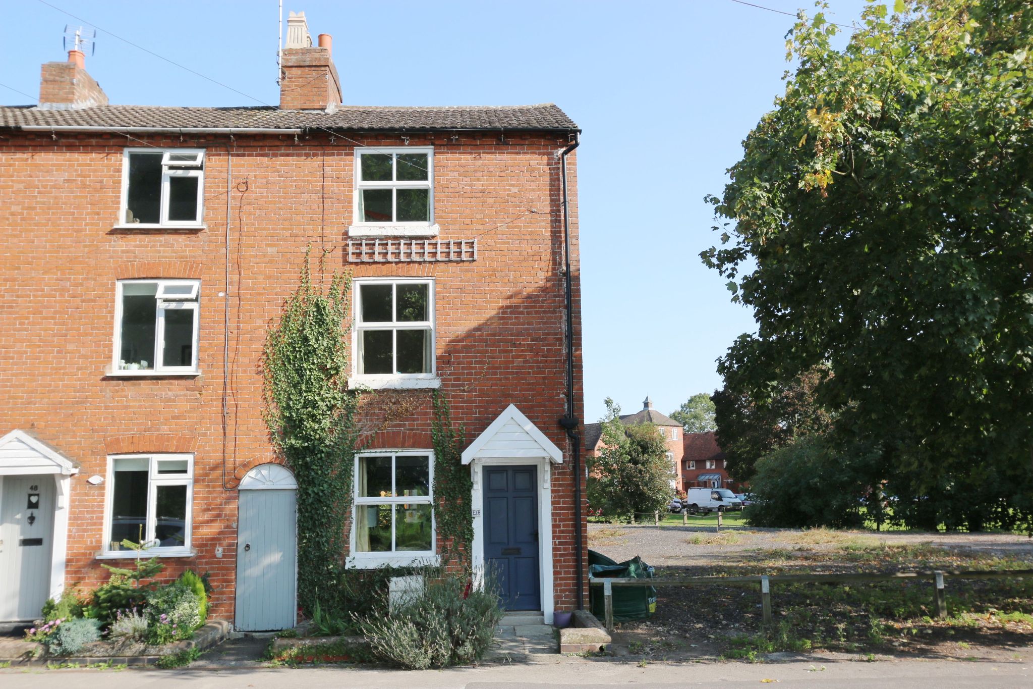 Stratford Road, Alcester, B49 3 bedroom end terraced house SSTC