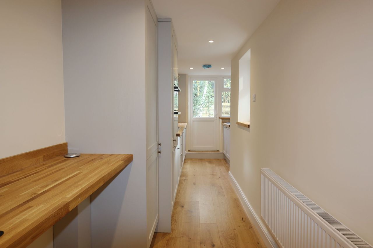 2 bedroom cottage house SSTC Alcester - Photograph 6
