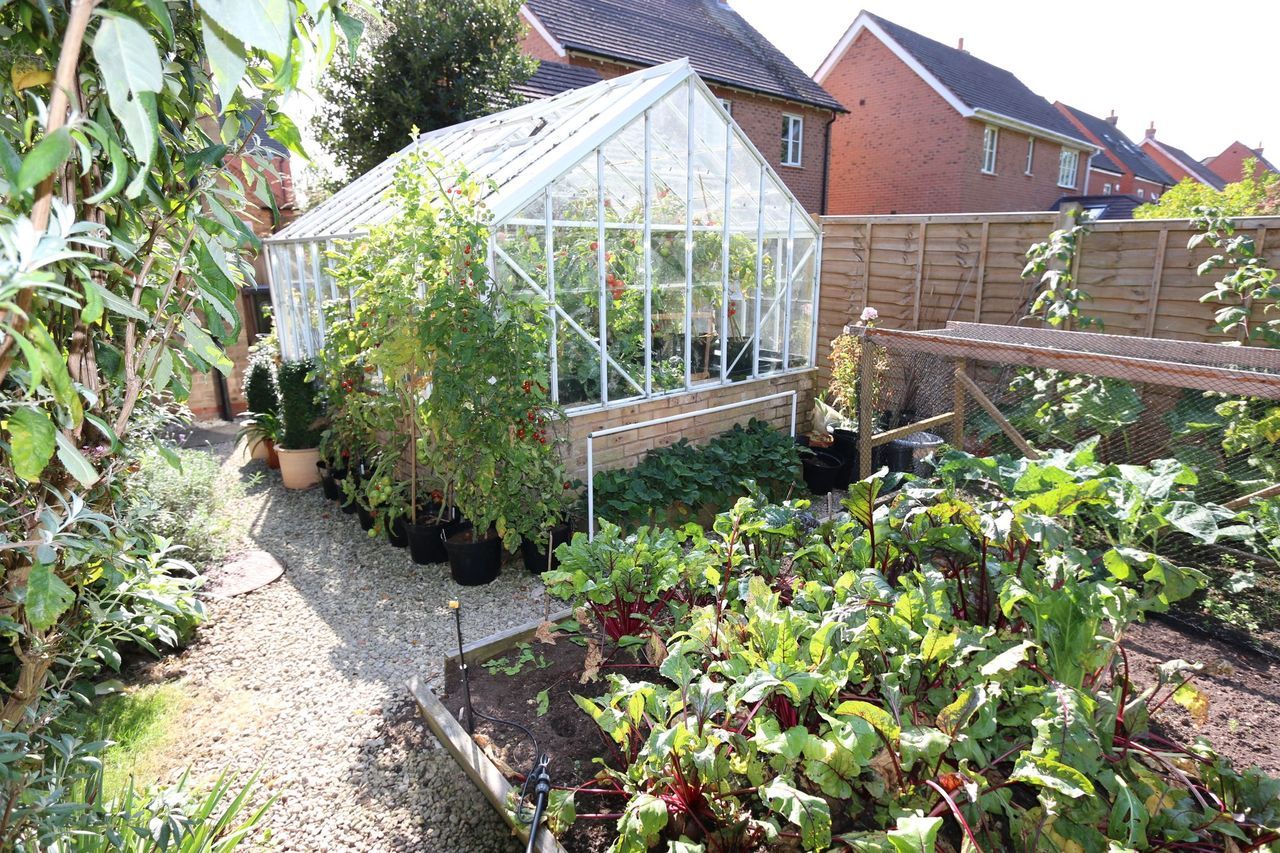 4 bedroom detached house SSTC in Bidford-on-avon, Alcester - Photograph 27
