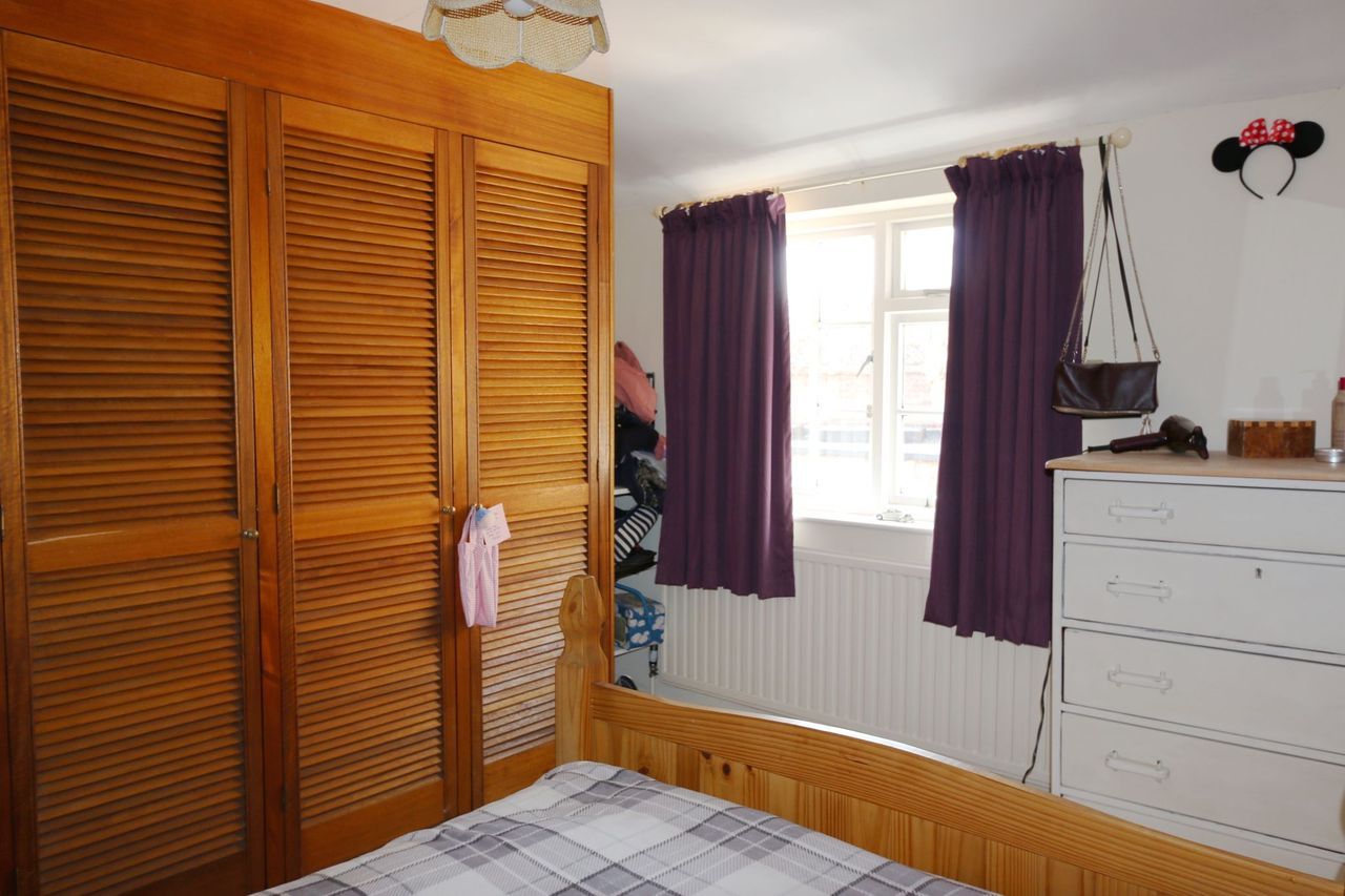 2 bedroom cottage house SSTC Alcester - Photograph 9
