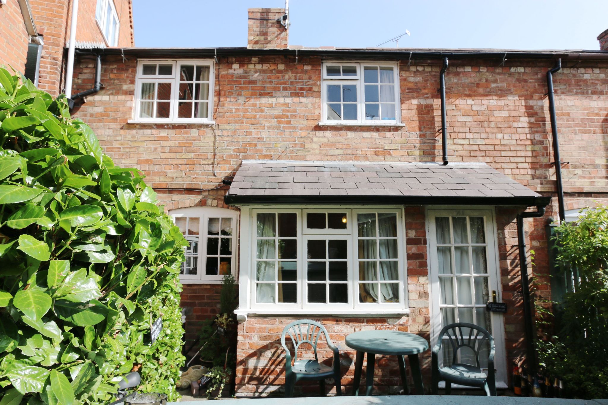 2 bedroom cottage house SSTC Alcester - Photograph 1