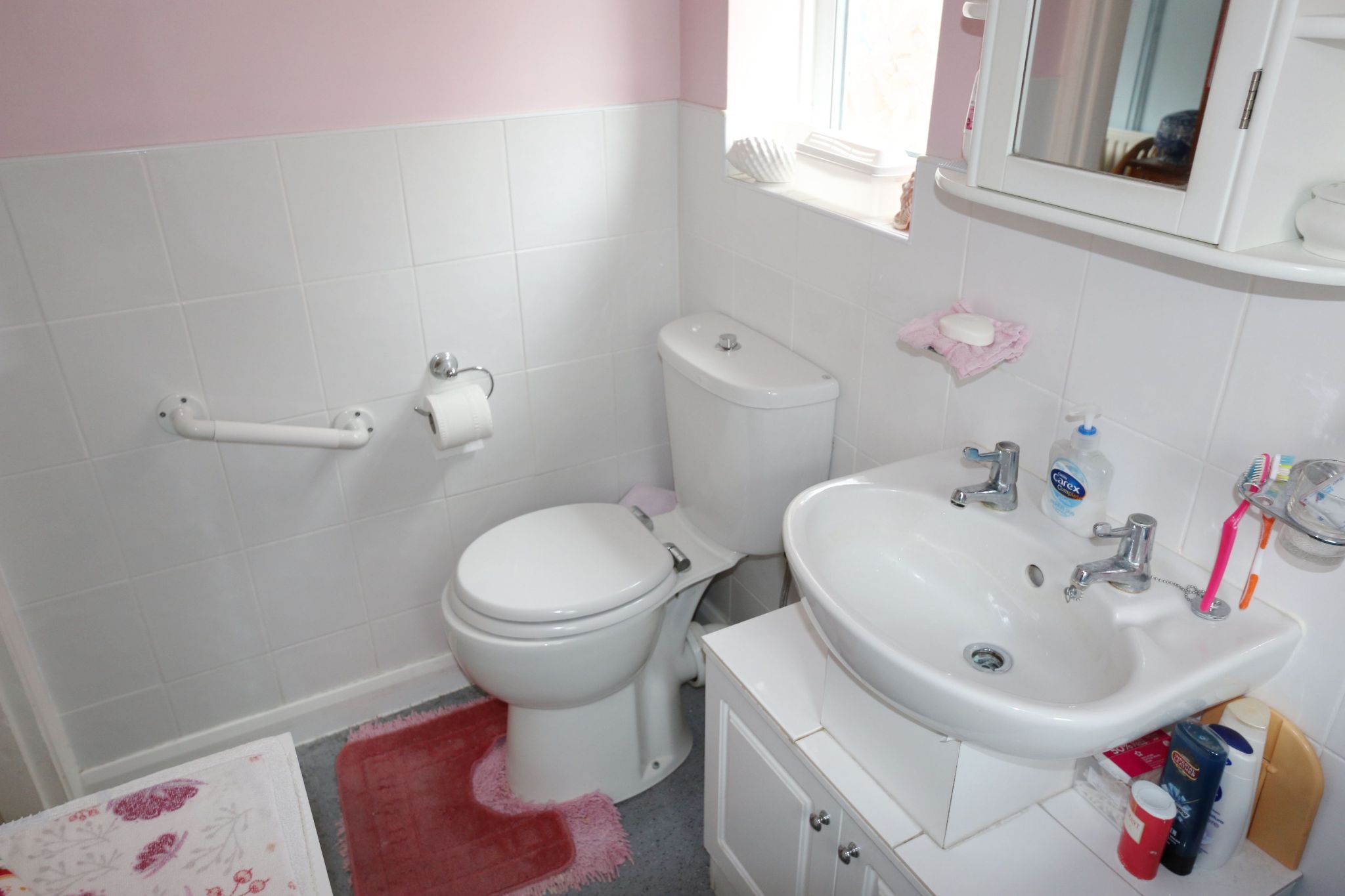 3 bedroom semi-detached house For Sale Alcester - Photograph 10