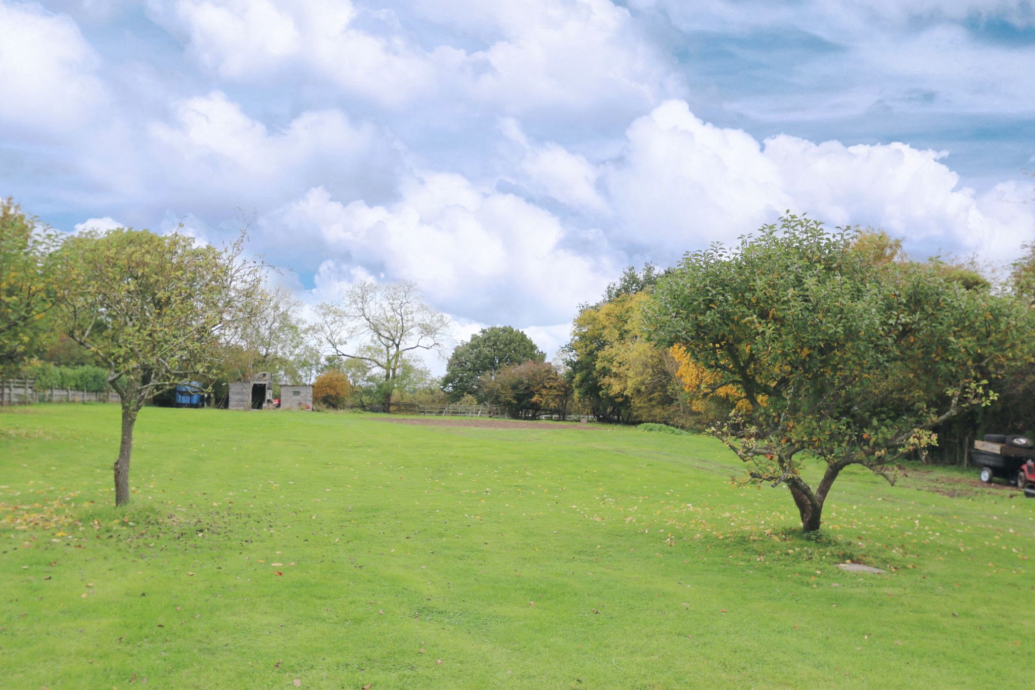 5 bedroom detached house For Sale in Kings Coughton, Alcester - Photograph 2