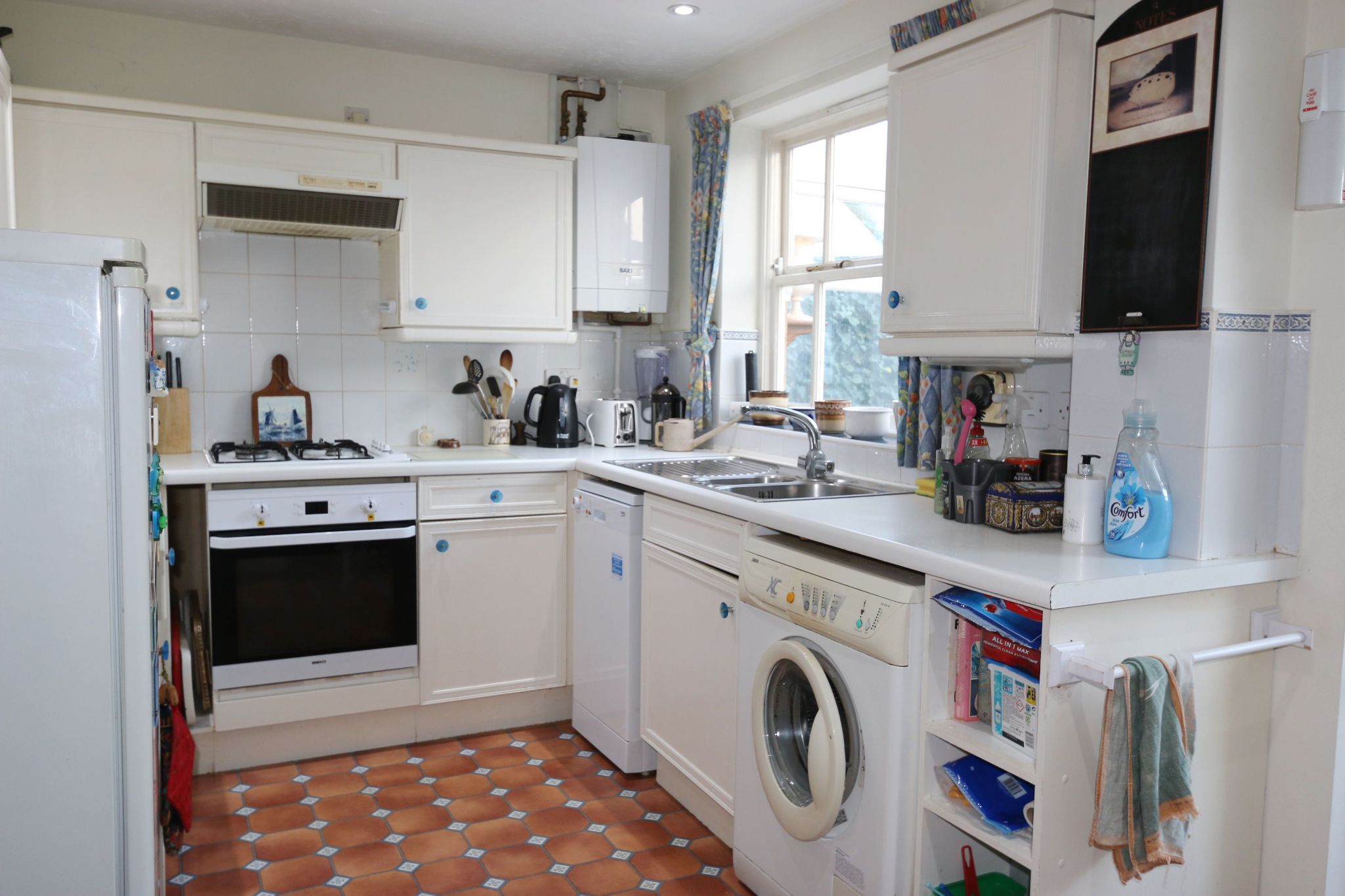 3 bedroom link detached house SSTC in Bidford-on-avon, Alcester - Photograph 5