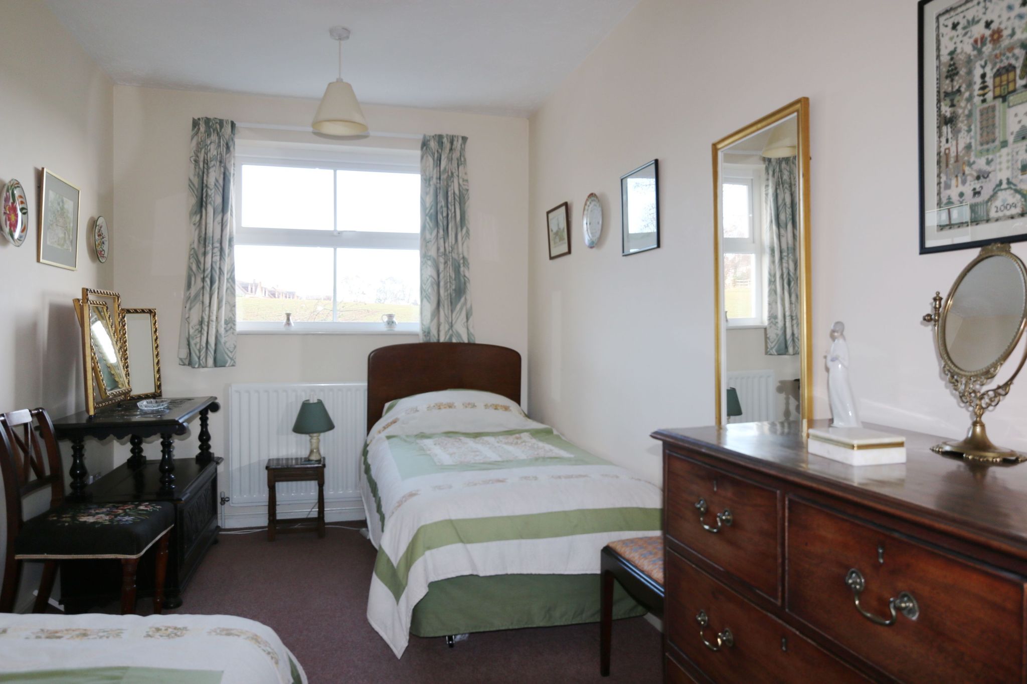 3 bedroom link detached house SSTC in Bidford-on-avon, Alcester - Photograph 12