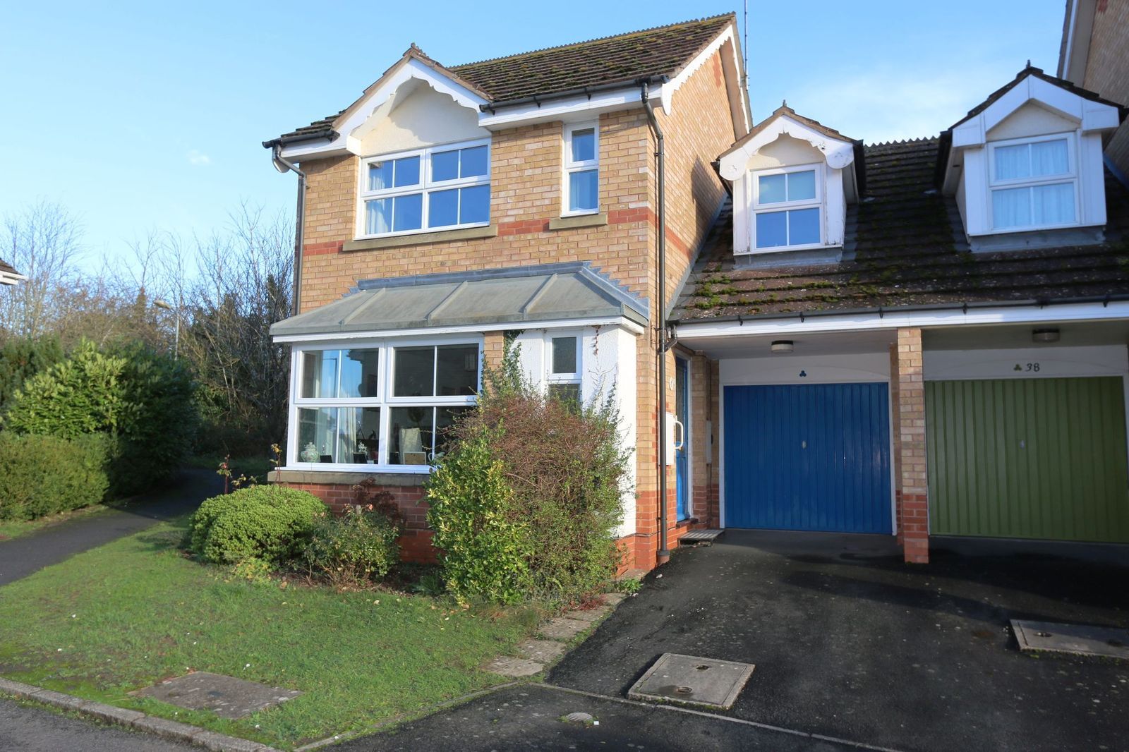 3 bedroom link detached house SSTC in Bidford-on-avon, Alcester - Photograph 1