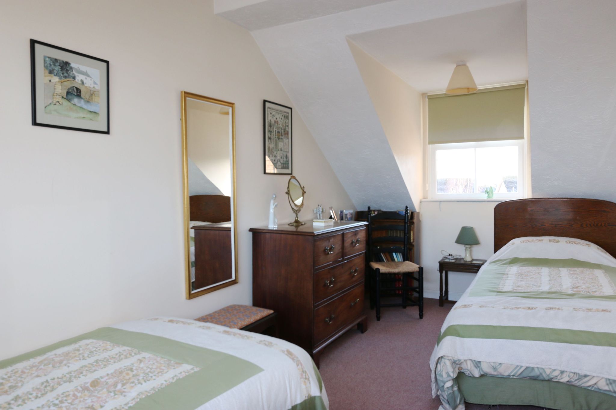 3 bedroom link detached house SSTC in Bidford-on-avon, Alcester - Photograph 11