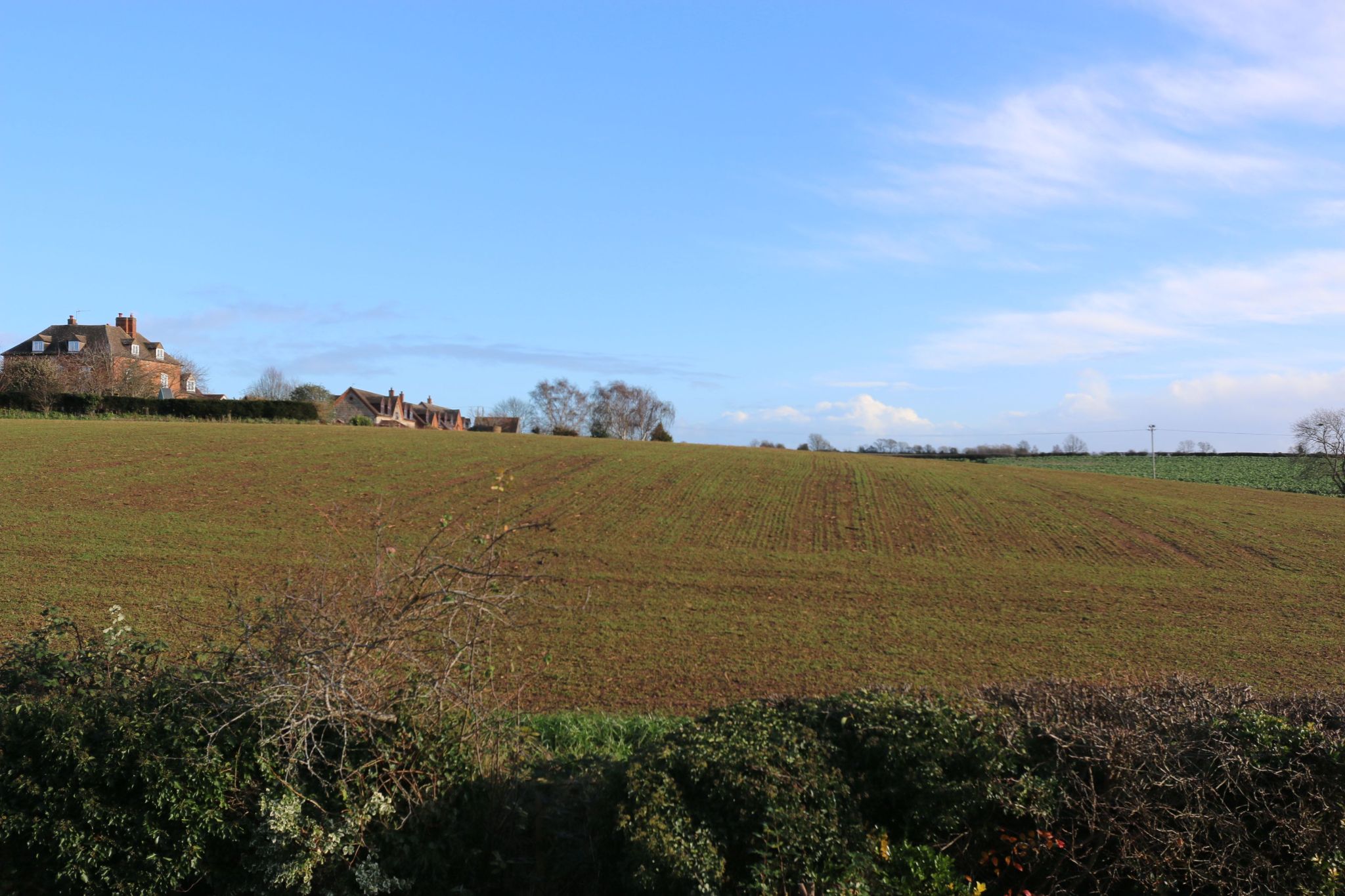 3 bedroom link detached house SSTC in Bidford-on-avon, Alcester - Photograph 2