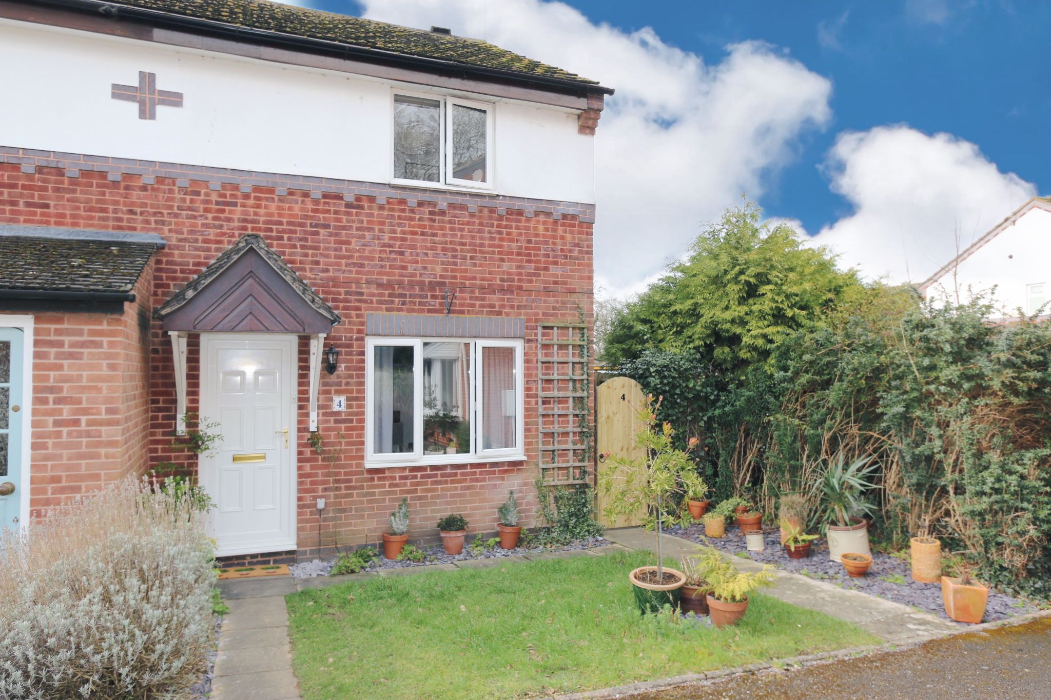 3 bedroom semi-detached house SSTC Alcester - Photograph 1