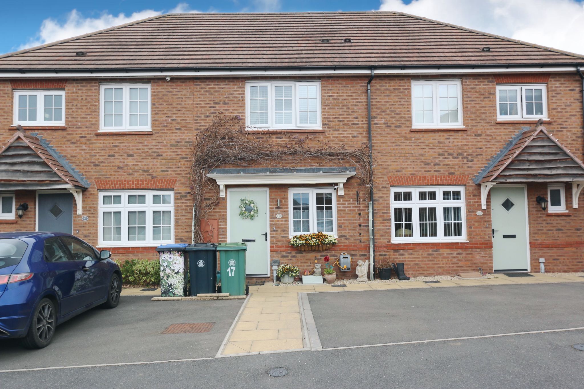 2 bedroom mid terraced house SSTC Alcester - Photograph 1