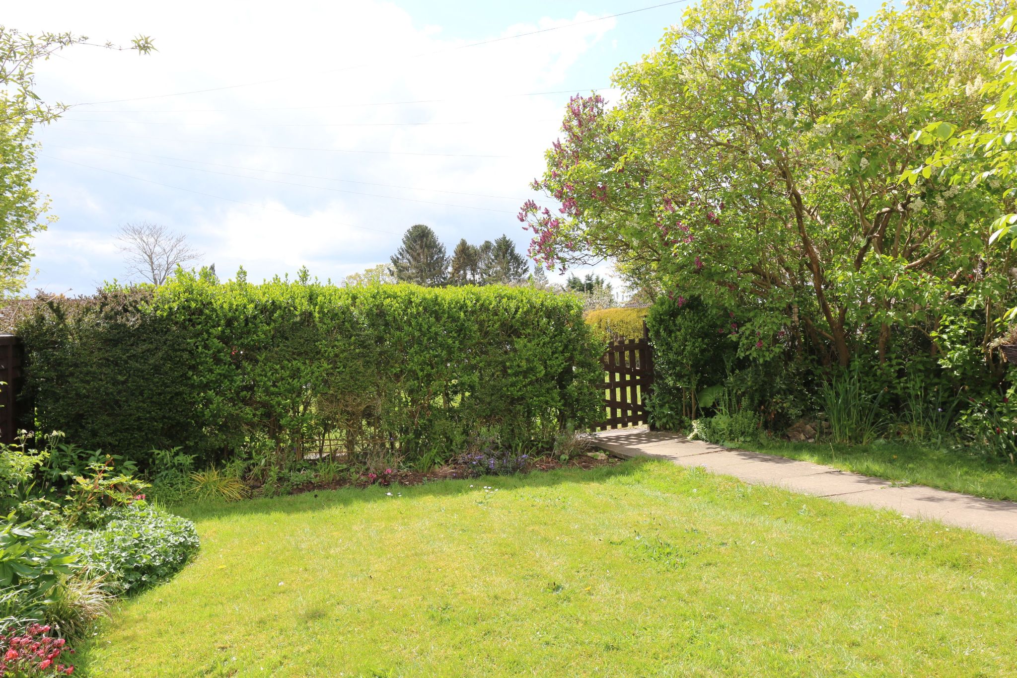 3 bedroom mid terraced house SSTC in Broom,bidford On Avon, Alcester - Photograph 2
