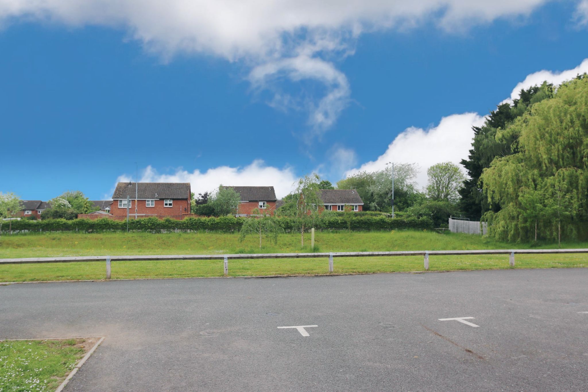 2 bedroom end terraced house SSTC Alcester - Photograph 2