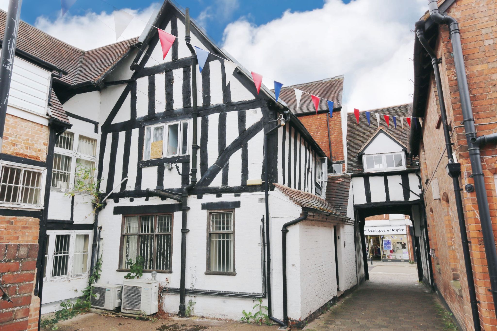 1 bedroom apartment flat/apartment SSTC Alcester - Photograph 1