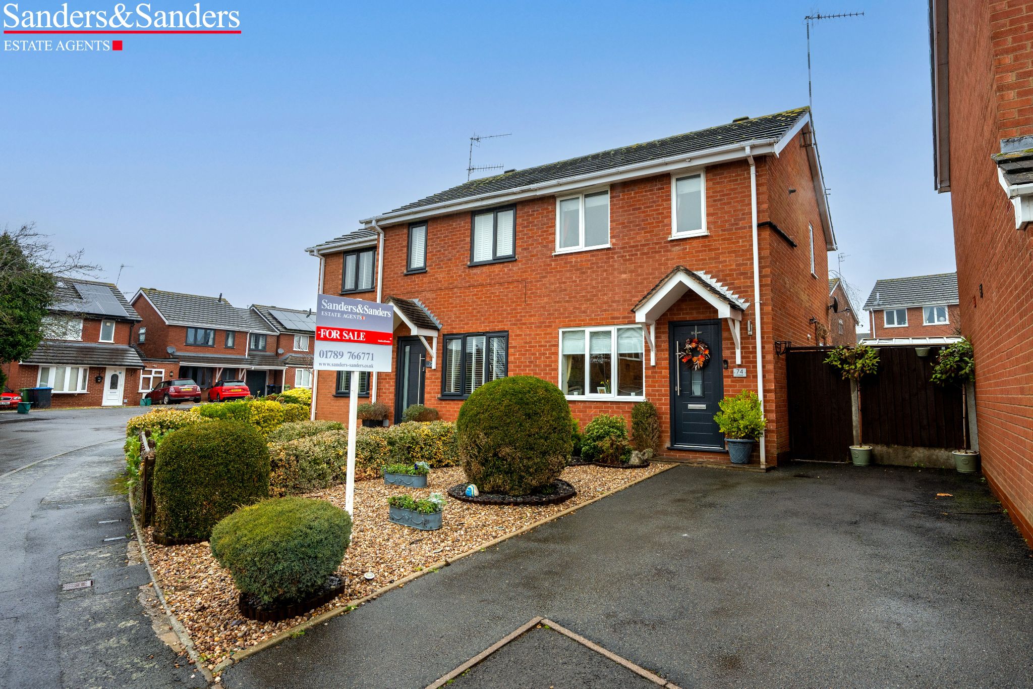 2 bedroom semi-detached house For Sale in Bidford-on-avon, Alcester - Photograph 1