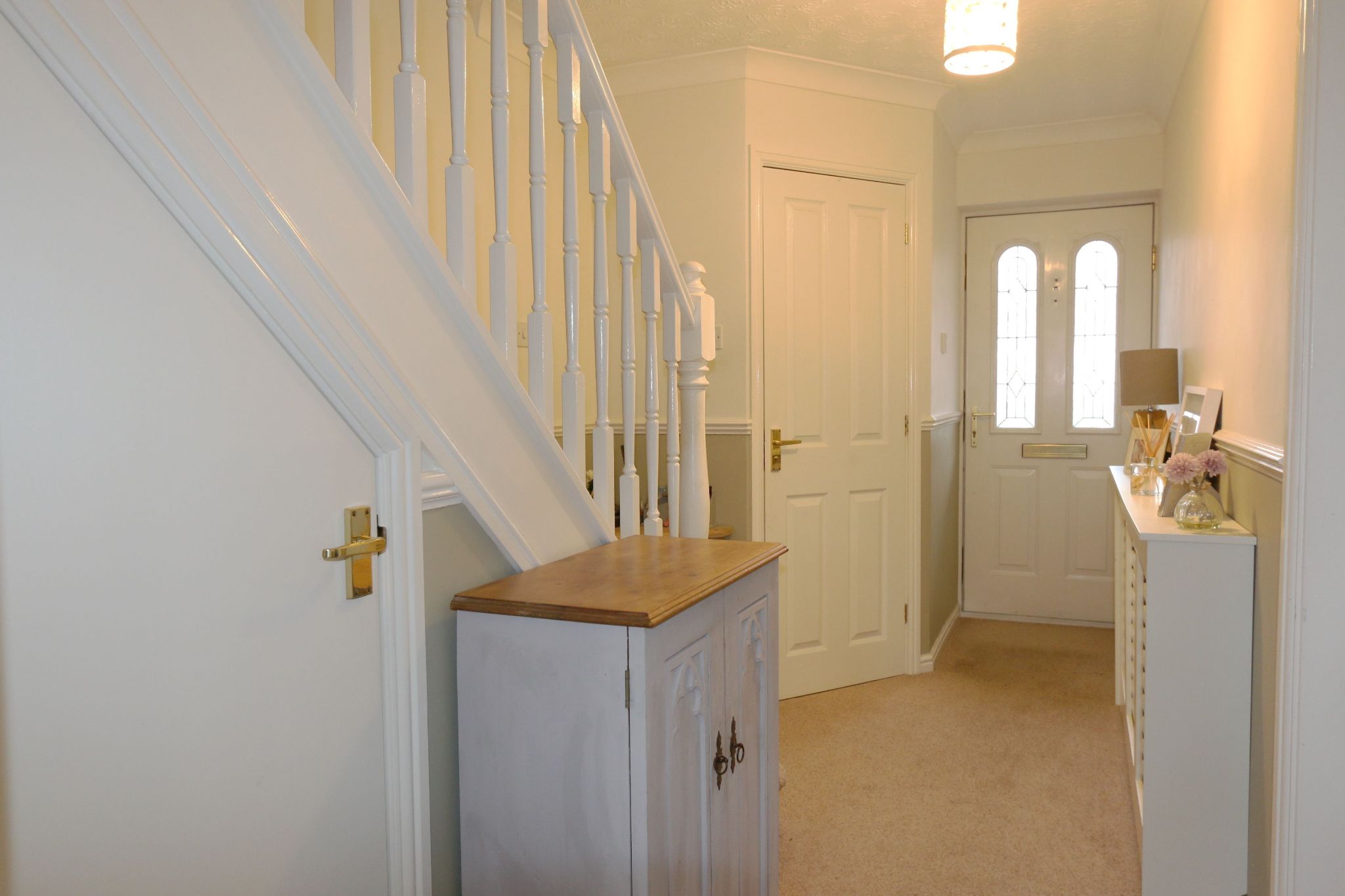4 bedroom detached house SSTC in Bidford-on-avon, Alcester - Photograph 3