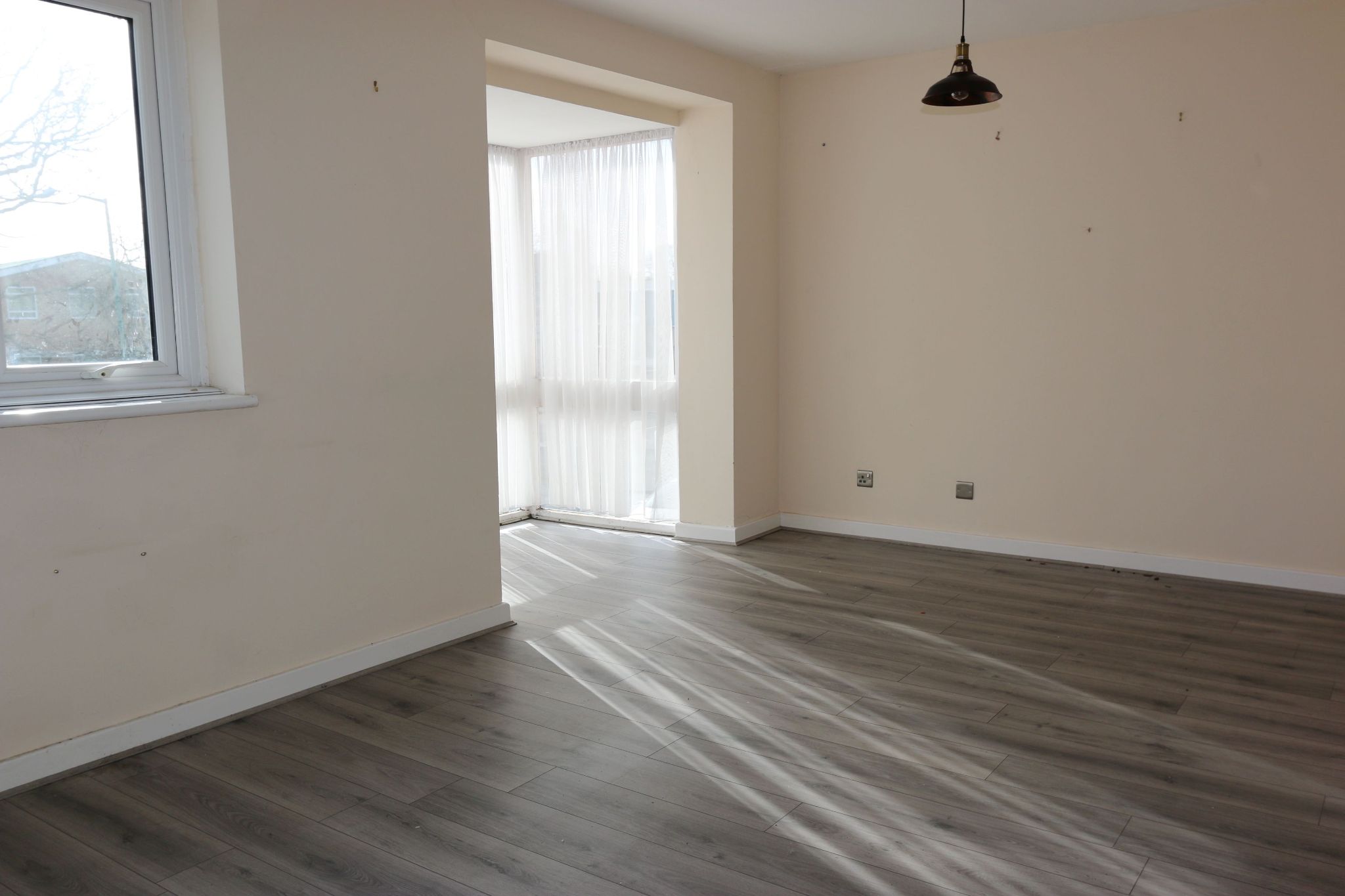 2 bedroom duplex flat/apartment SSTC Alcester - Photograph 2