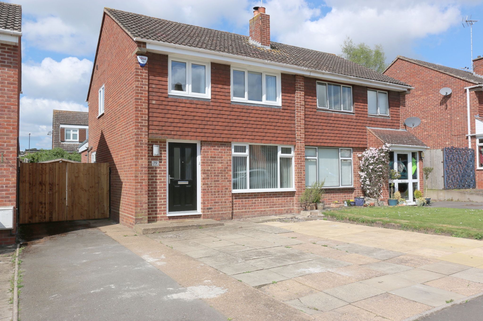 2 bedroom semi-detached house For Sale Alcester - Photograph 1