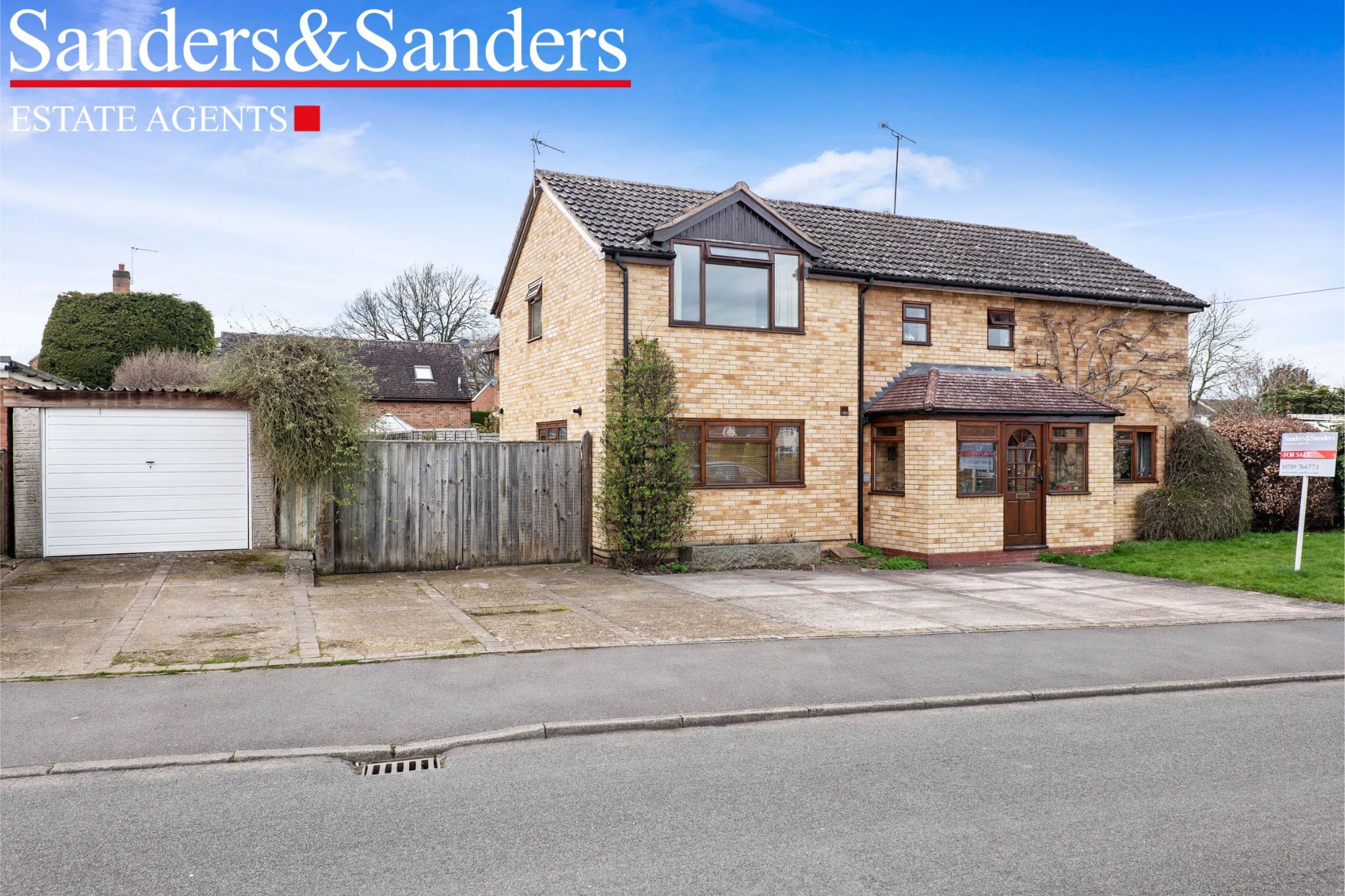 Roman Way, Alcester, B49 4 bedroom detached house For Sale Alcester