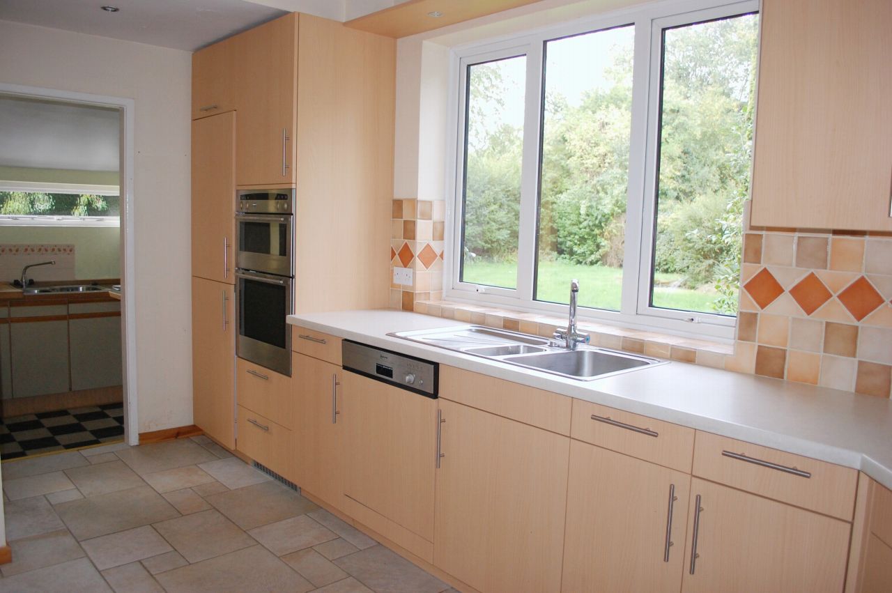 4 bedroom detached house SSTC Alcester - Photograph 9
