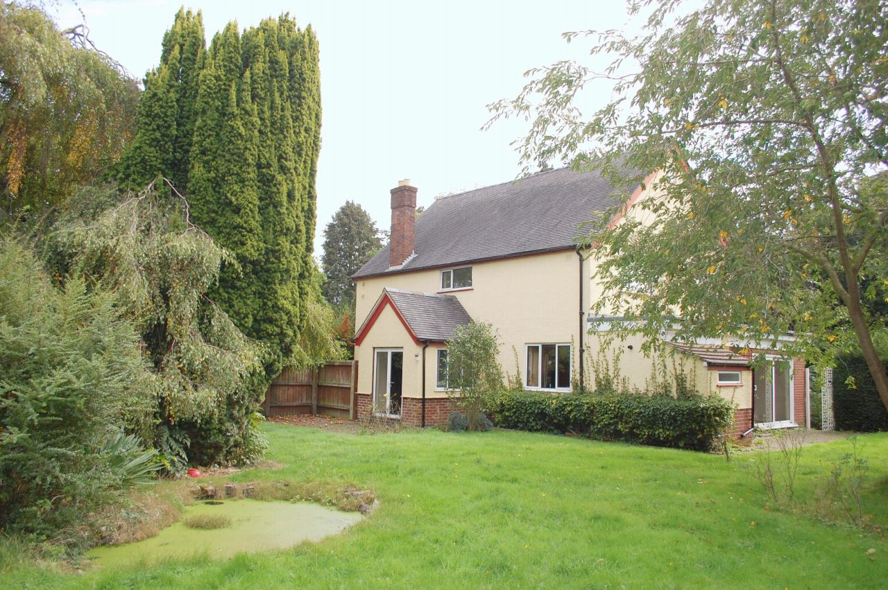 4 bedroom detached house SSTC Alcester - Photograph 22