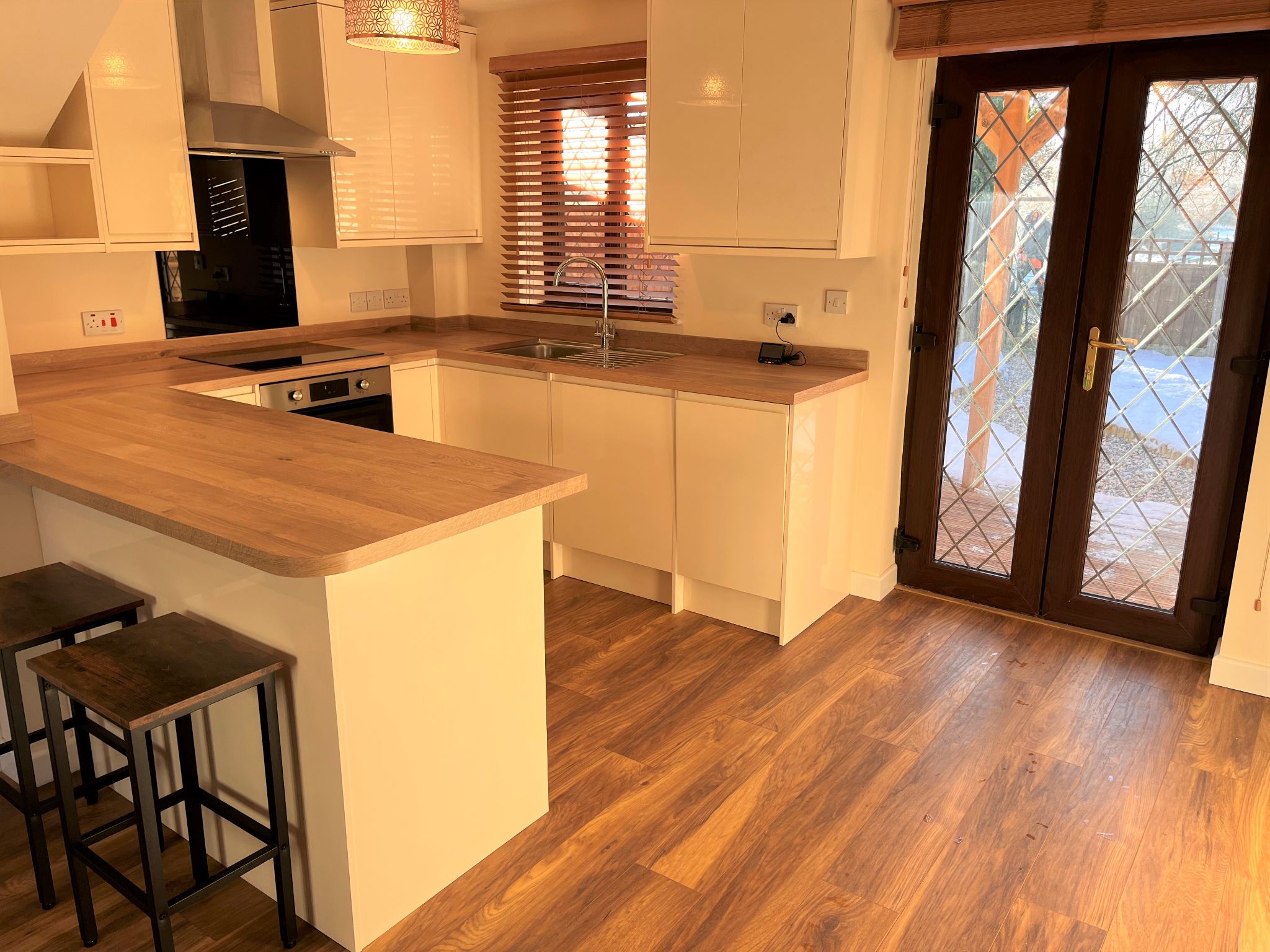 2 bedroom mid terraced house To Let Alcester - Photograph 4