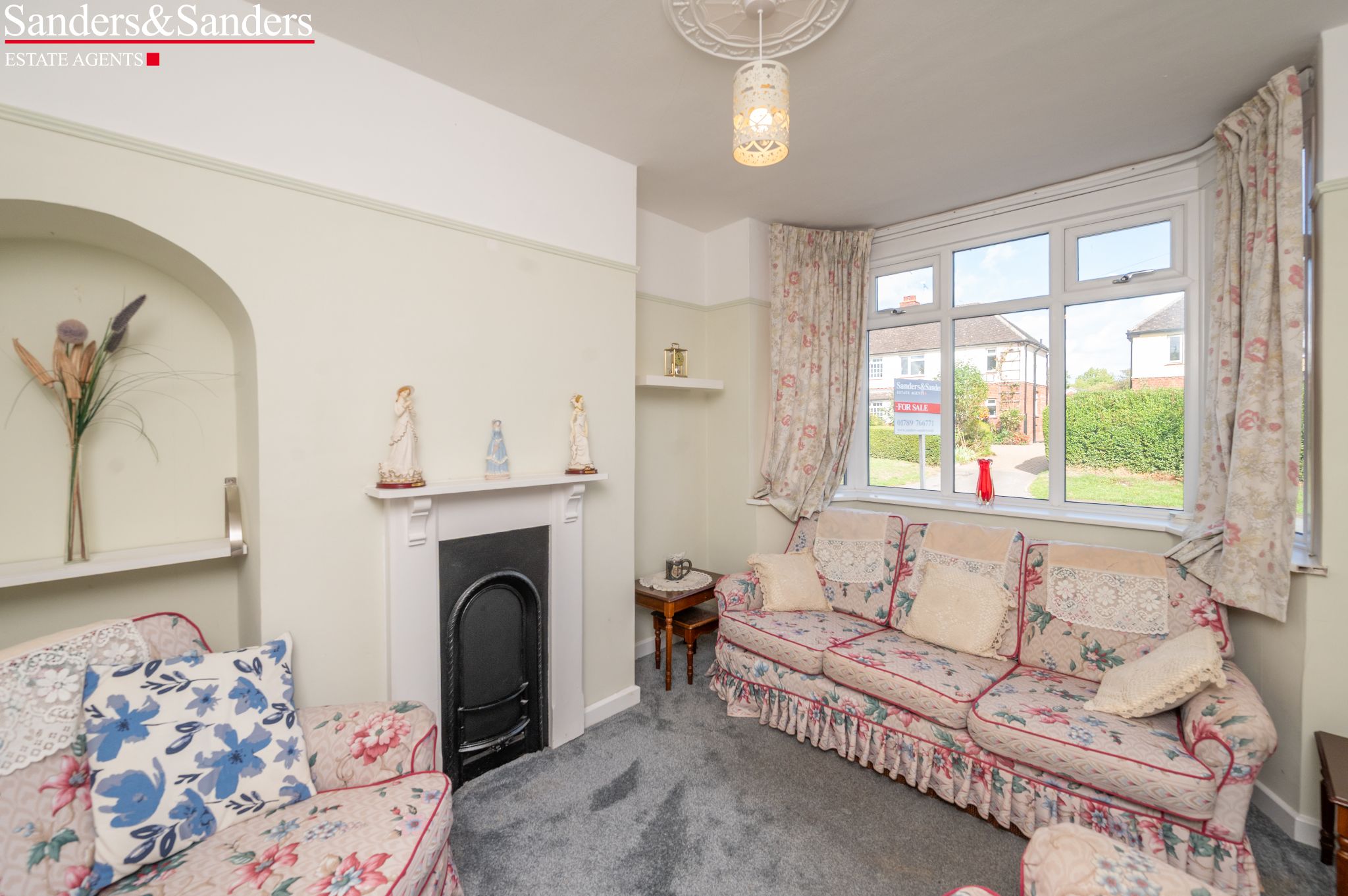 3 bedroom semi-detached house For Sale Alcester - Property photograph