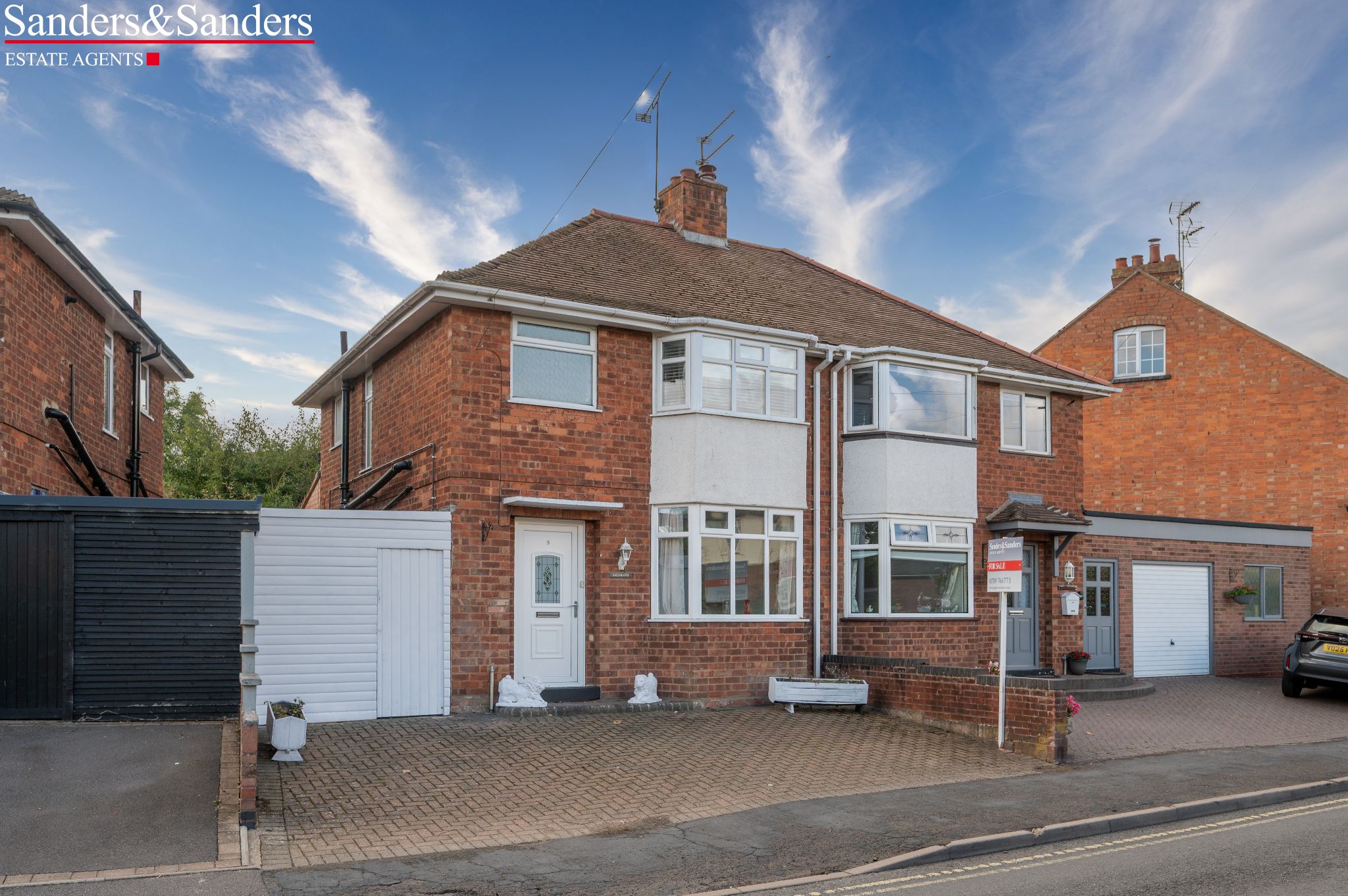 3 bedroom semi-detached house For Sale Alcester - Property photograph