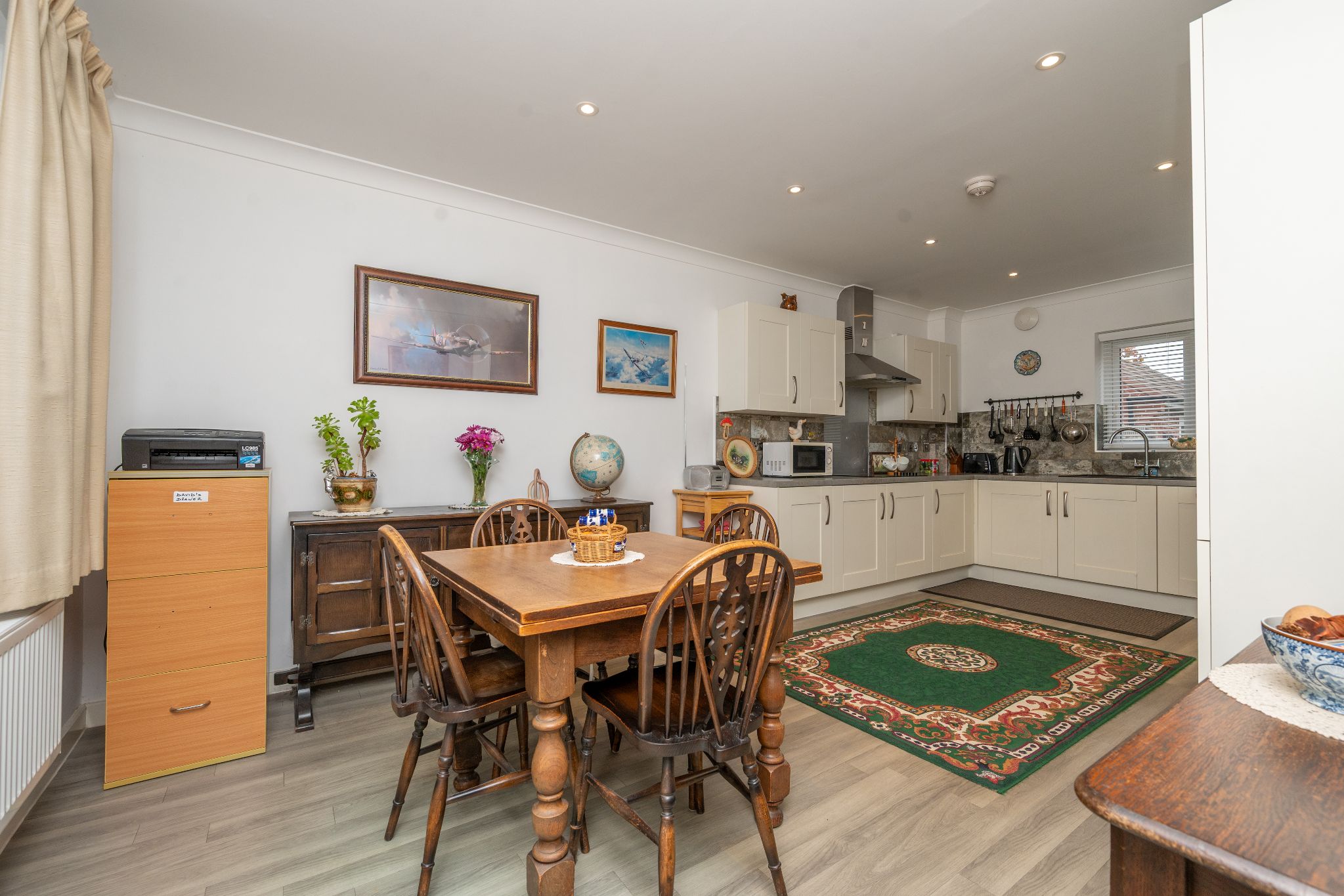 2 bedroom detached house For Sale Bidford Upon Avon - Photograph 5