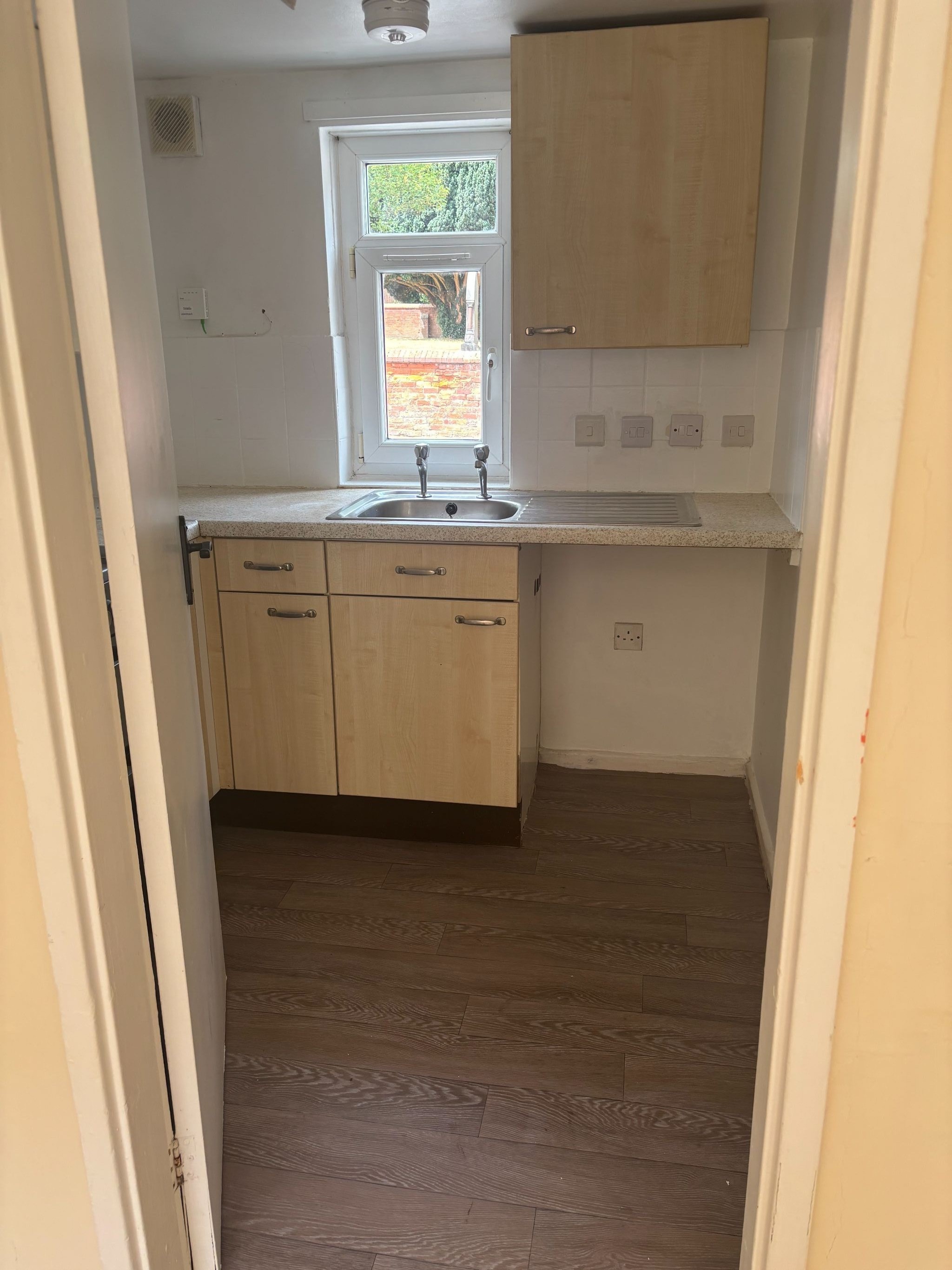 1 bedroom mid terraced house For Sale in School Road, Alcester - Photograph 15